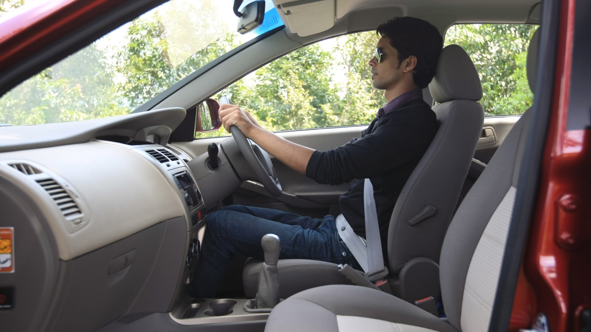 Tata-Manza-2013-Aqua-Quadrajet-Interior