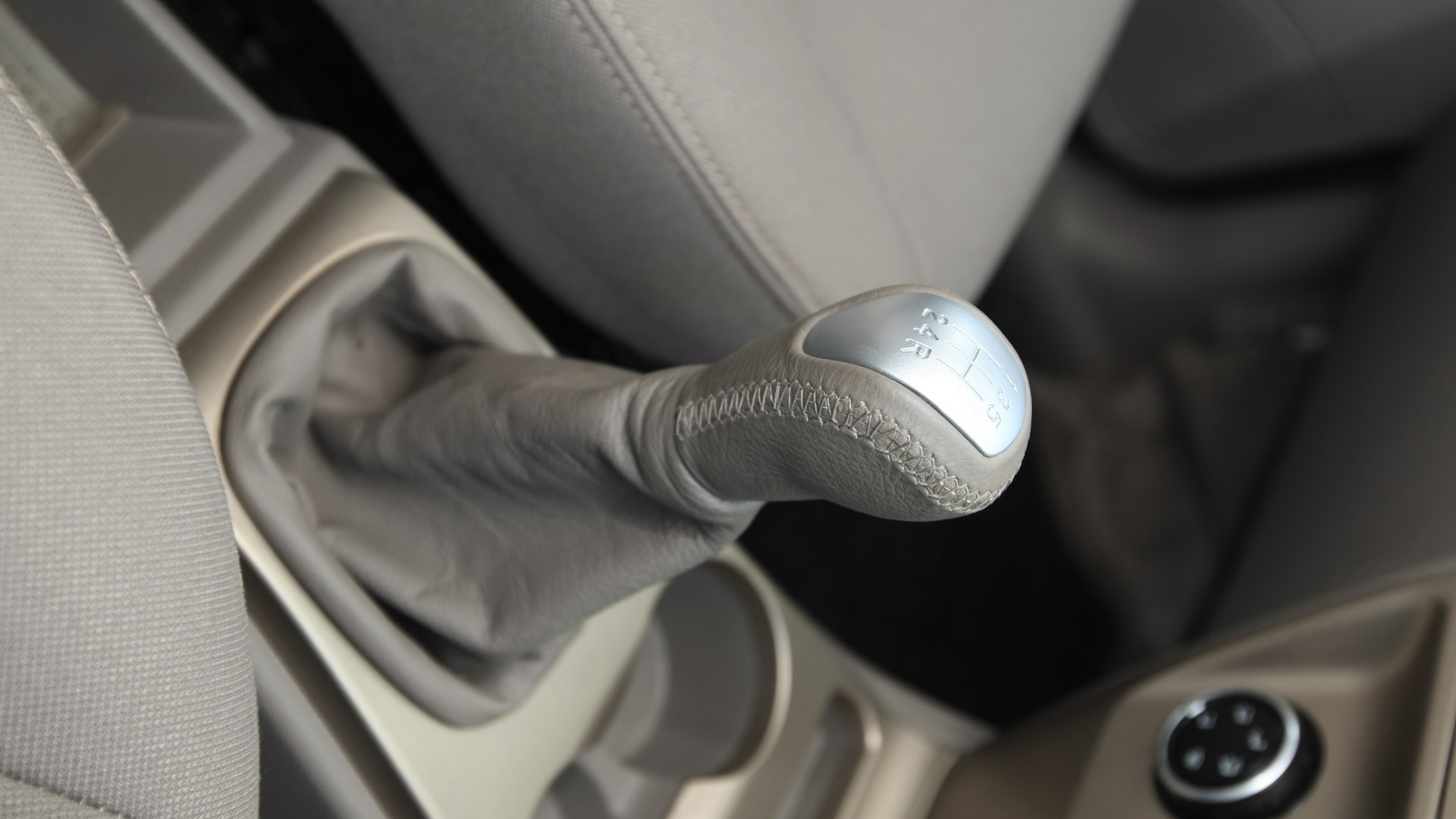 Tata-Manza-2013-Aqua-Quadrajet-Interior