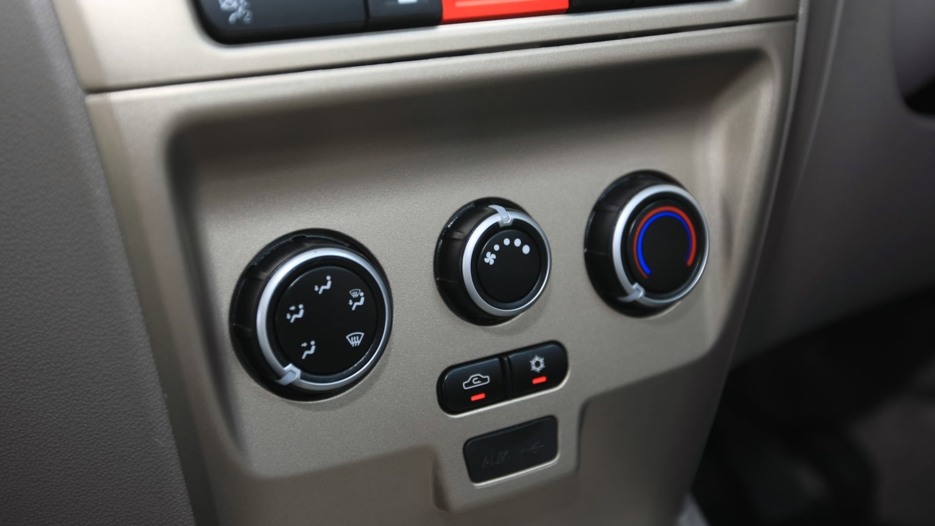 Tata-Manza-2013-Aqua-Quadrajet-Interior