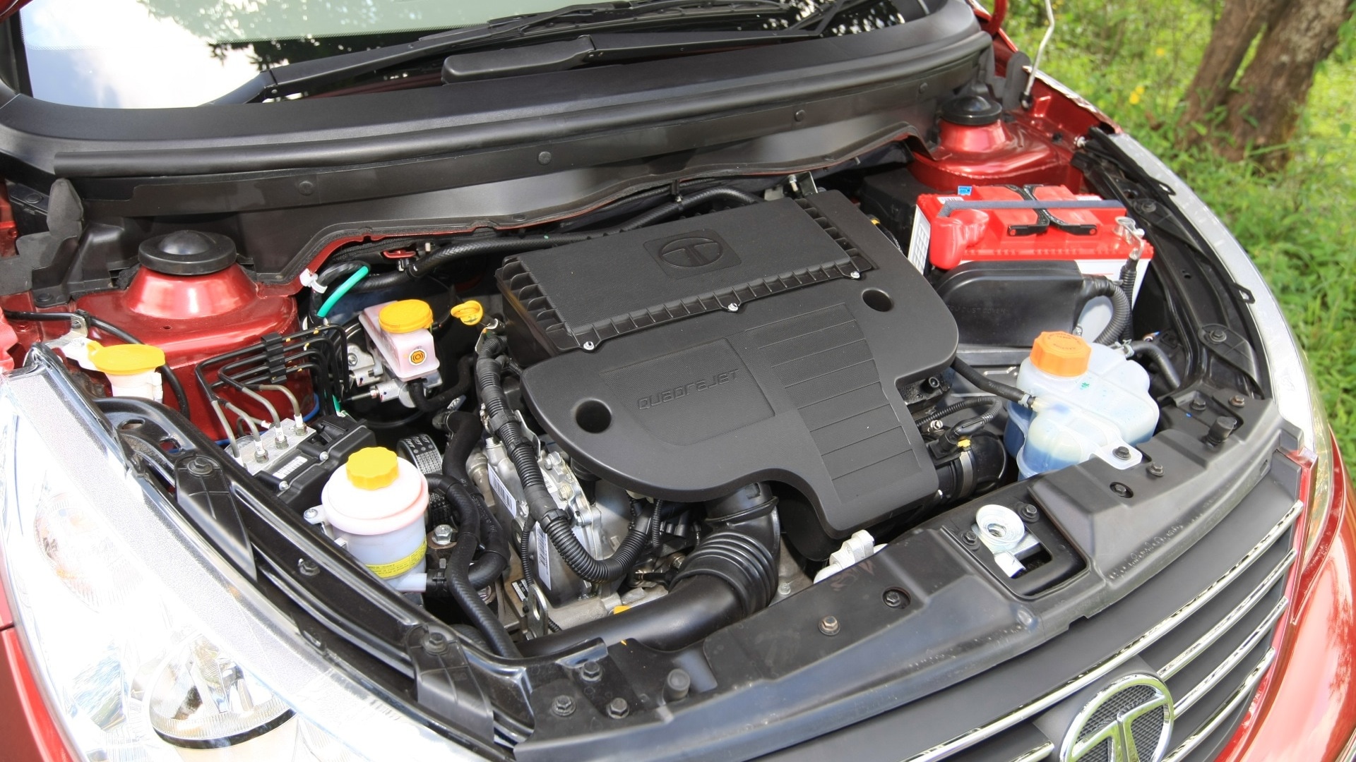 Tata-Manza-2013-Aqua-Quadrajet-Interior