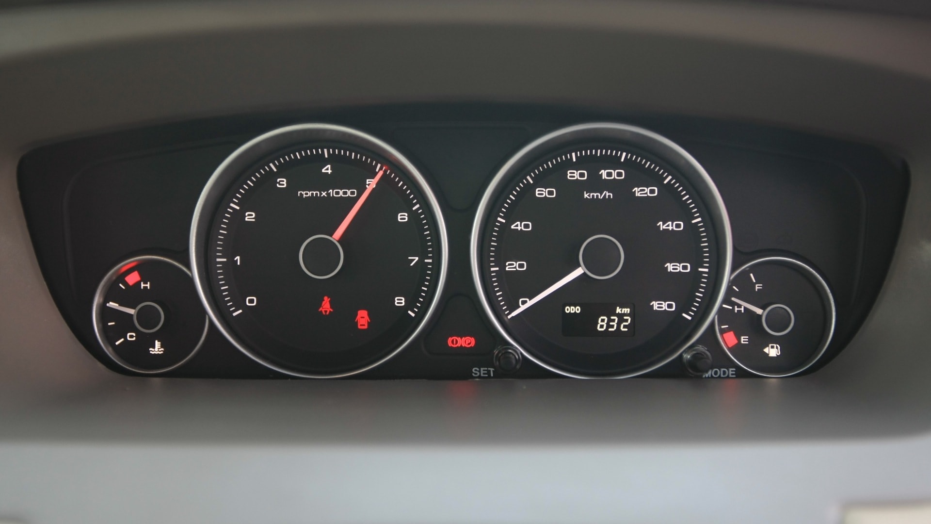 Tata-Manza-2013-Aqua-Quadrajet-Interior