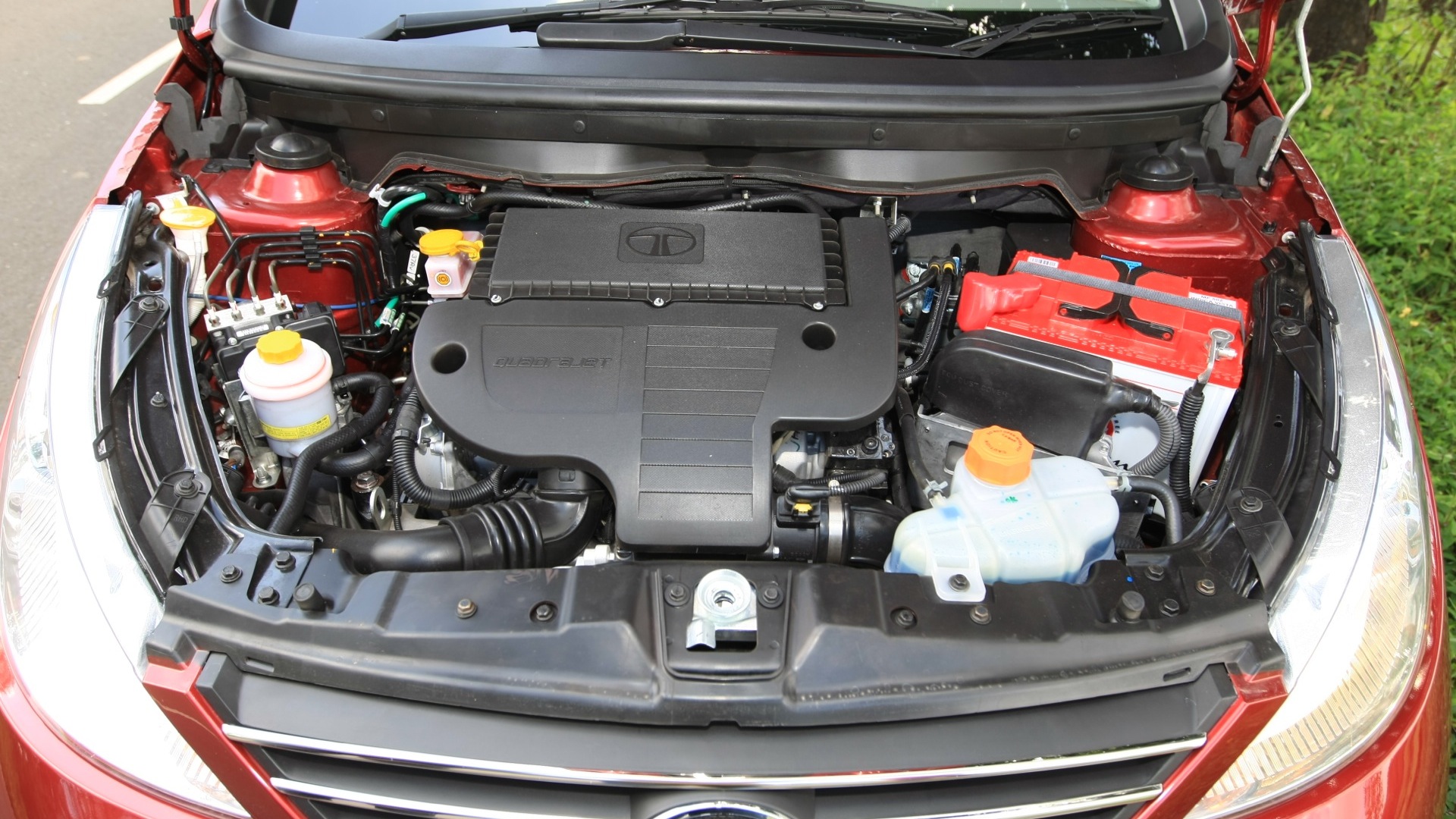 Tata-Manza-2013-Aqua-Quadrajet-Interior