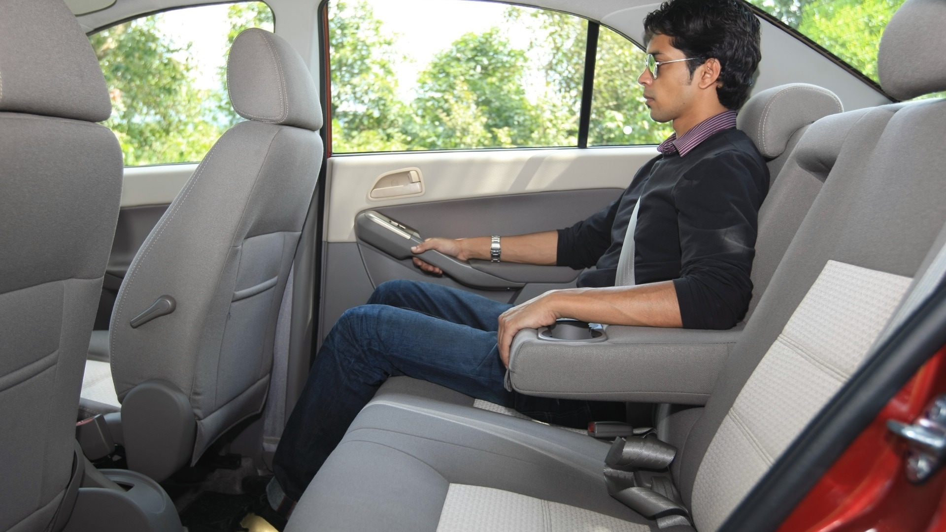 Tata-Manza-2013-Aqua-Quadrajet-Interior