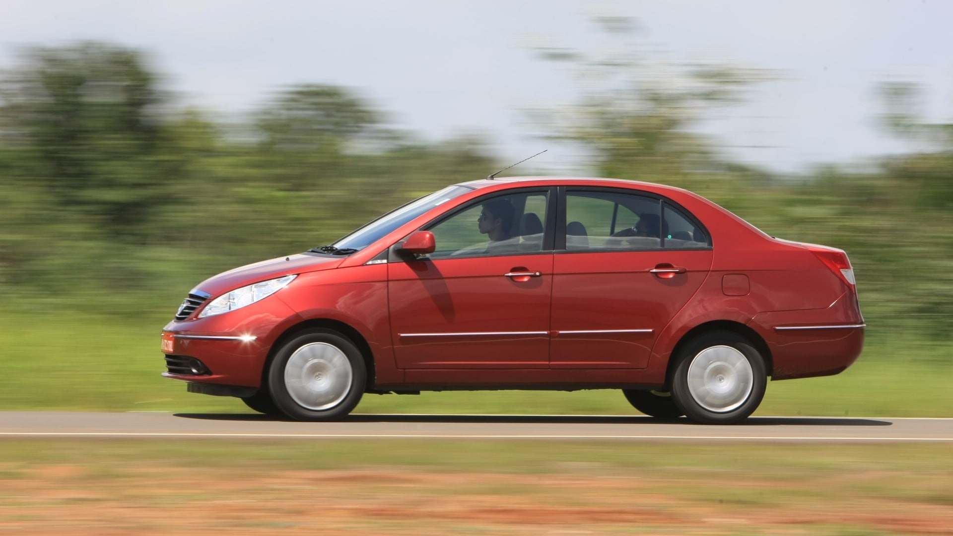 Tata-Manza-2013 Exterior