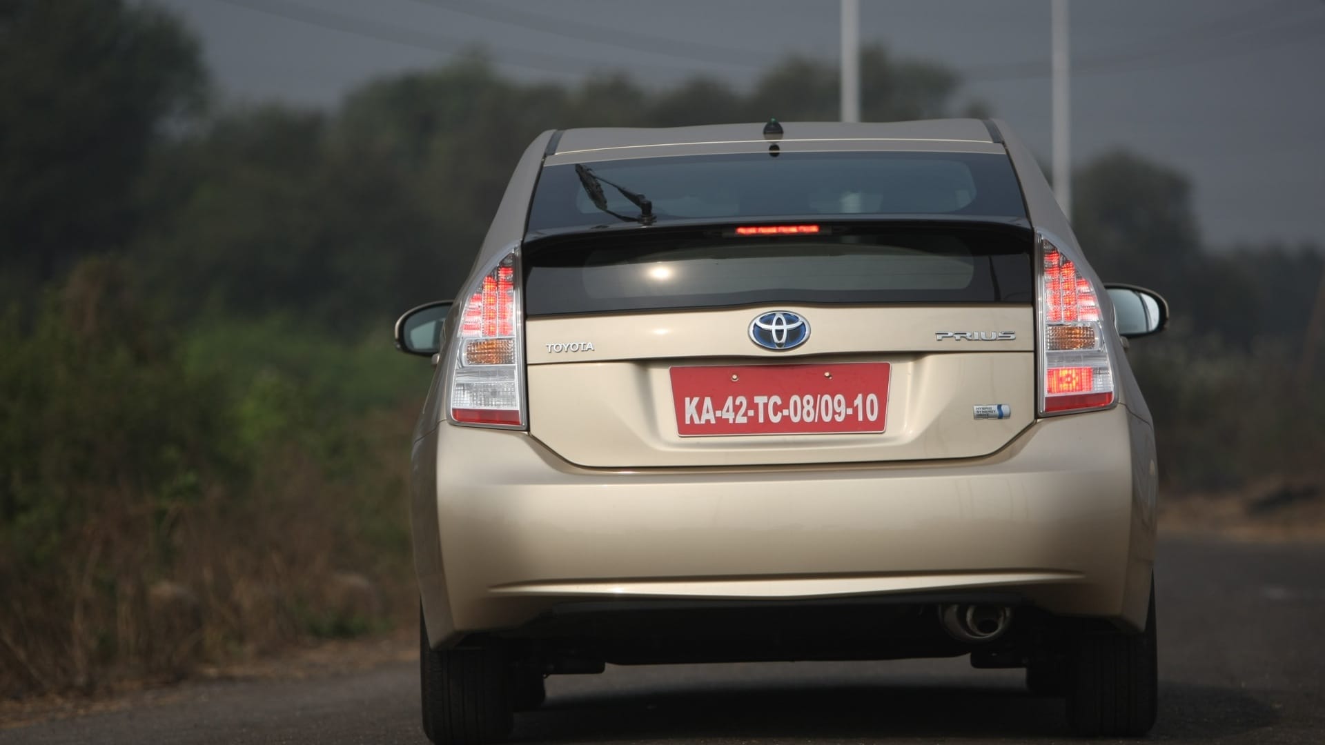 Toyota-Prius-2013-1-8-Z5-Exterior