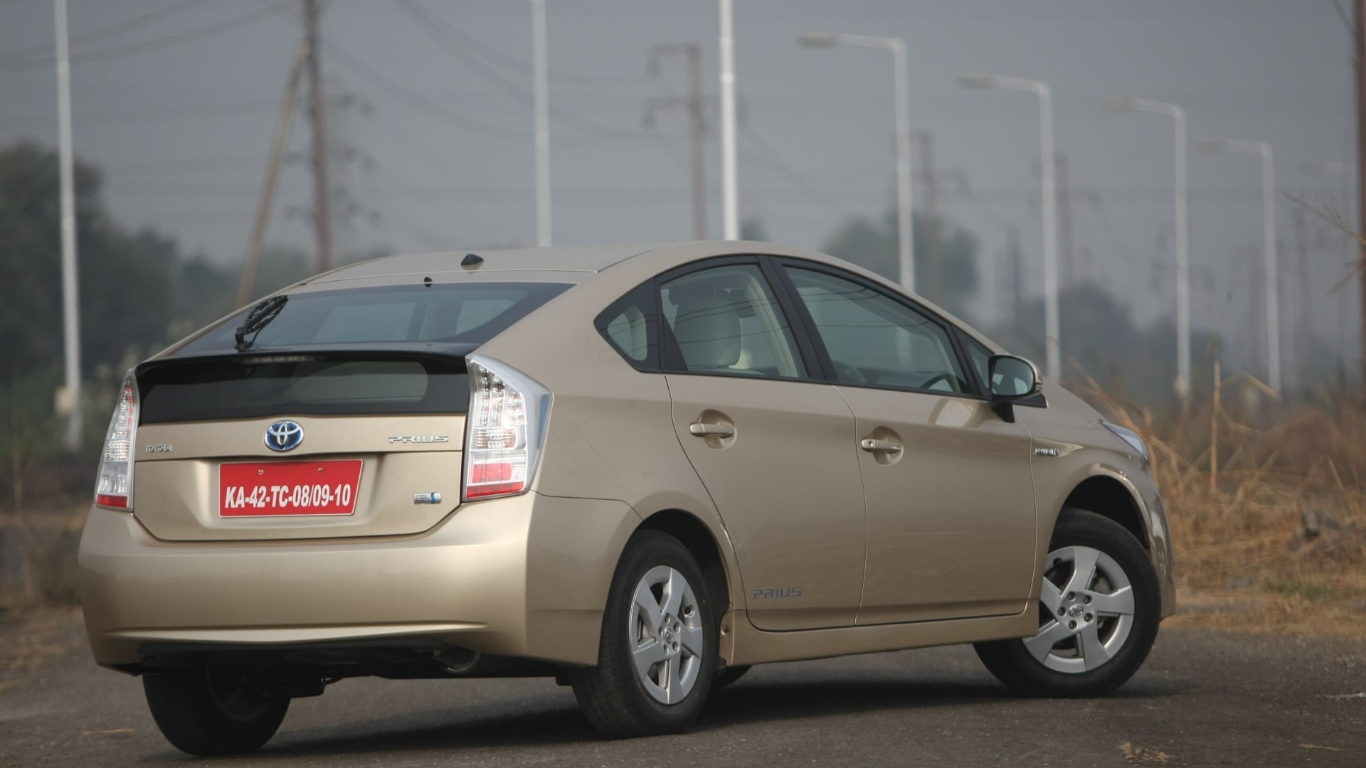 Toyota-Prius-2013-1-8-Z5-Exterior