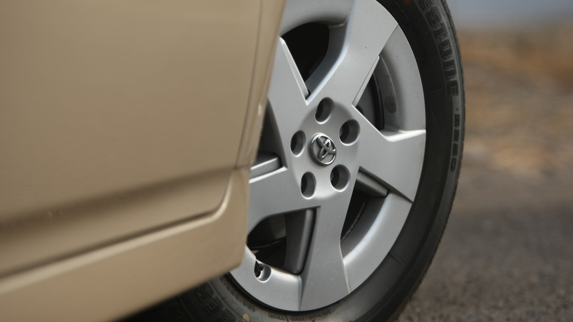 Toyota-Prius-2013-1-8-Z5-Exterior