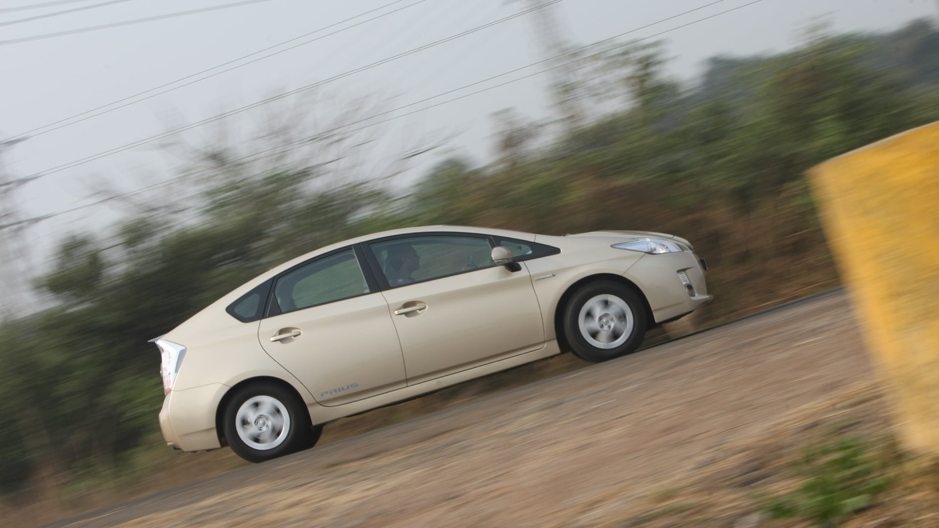 Toyota-Prius-2013-1-8-Z5-Exterior