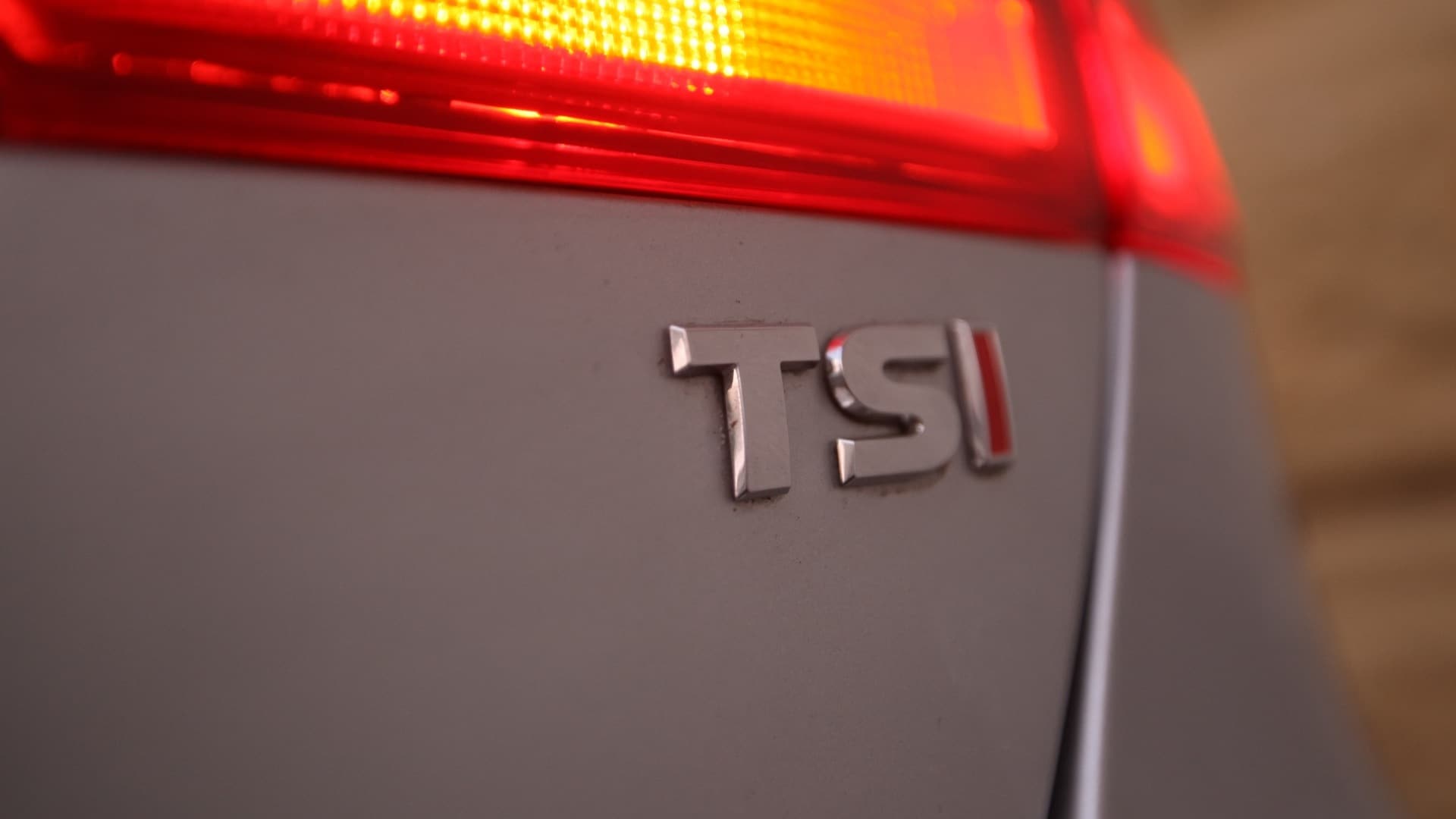 Volkswagen-Jetta-2011-1-6-Trendline-Exterior