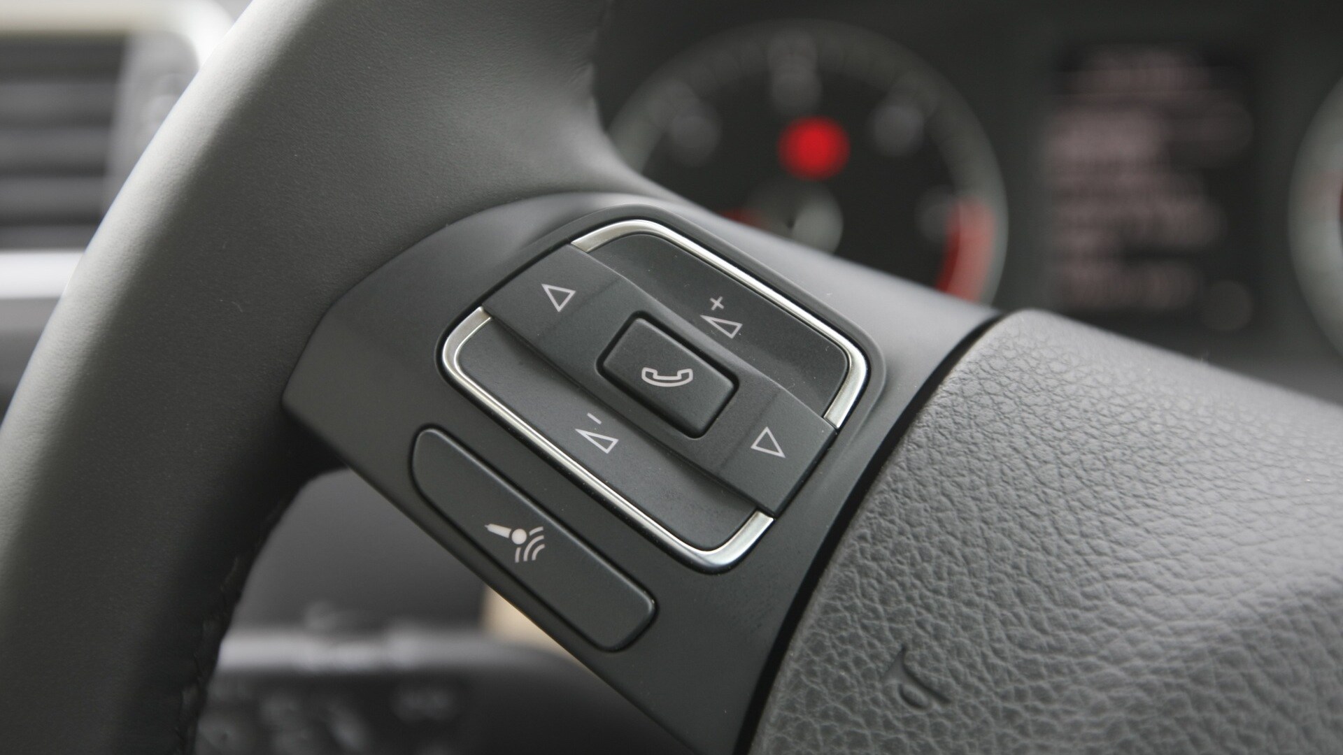 Volkswagen-Jetta-2011-2-0-Trendline-M-Interior