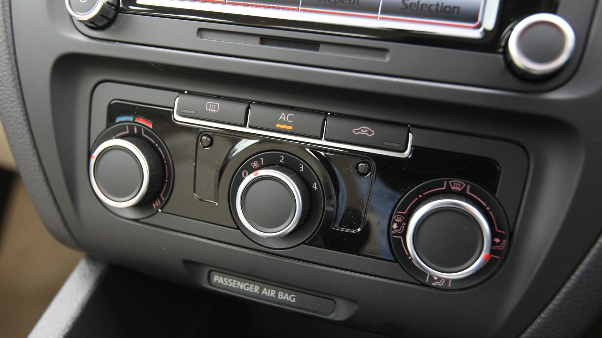 Volkswagen-Jetta-2011-2-0-Trendline-M-Interior