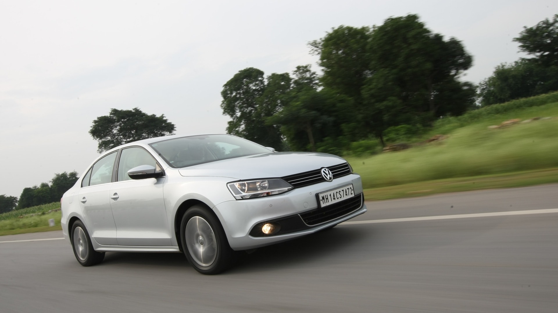 Volkswagen-Jetta-2011-2-0-Trendline-M-Exterior