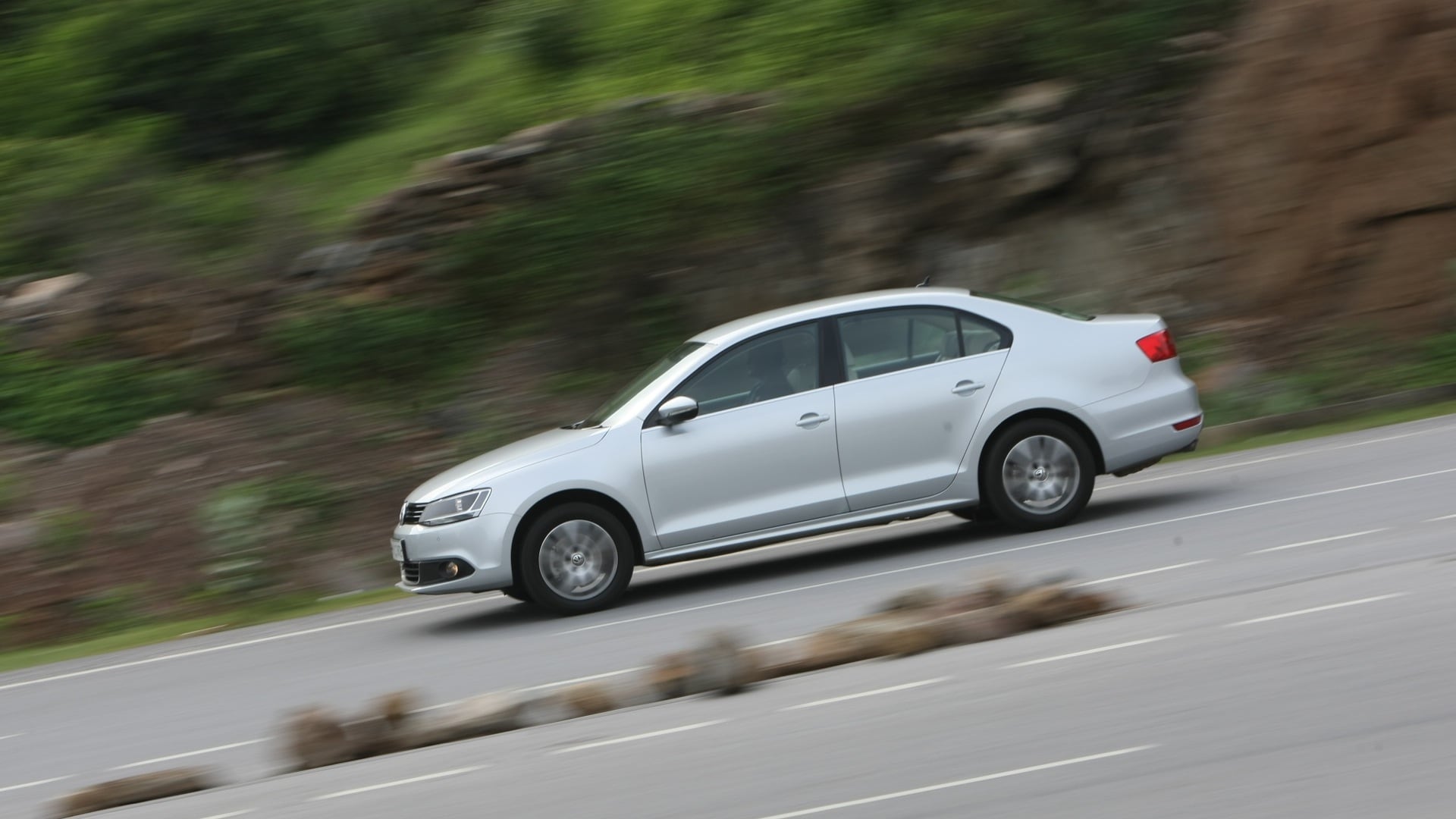 Volkswagen-Jetta-2011-2-0-Trendline-M-Exterior