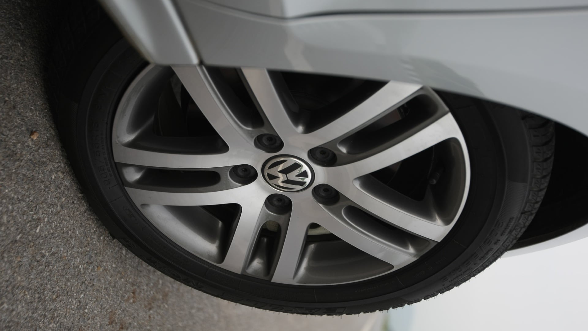 Volkswagen-Jetta-2011-2-0-Trendline-M-Exterior