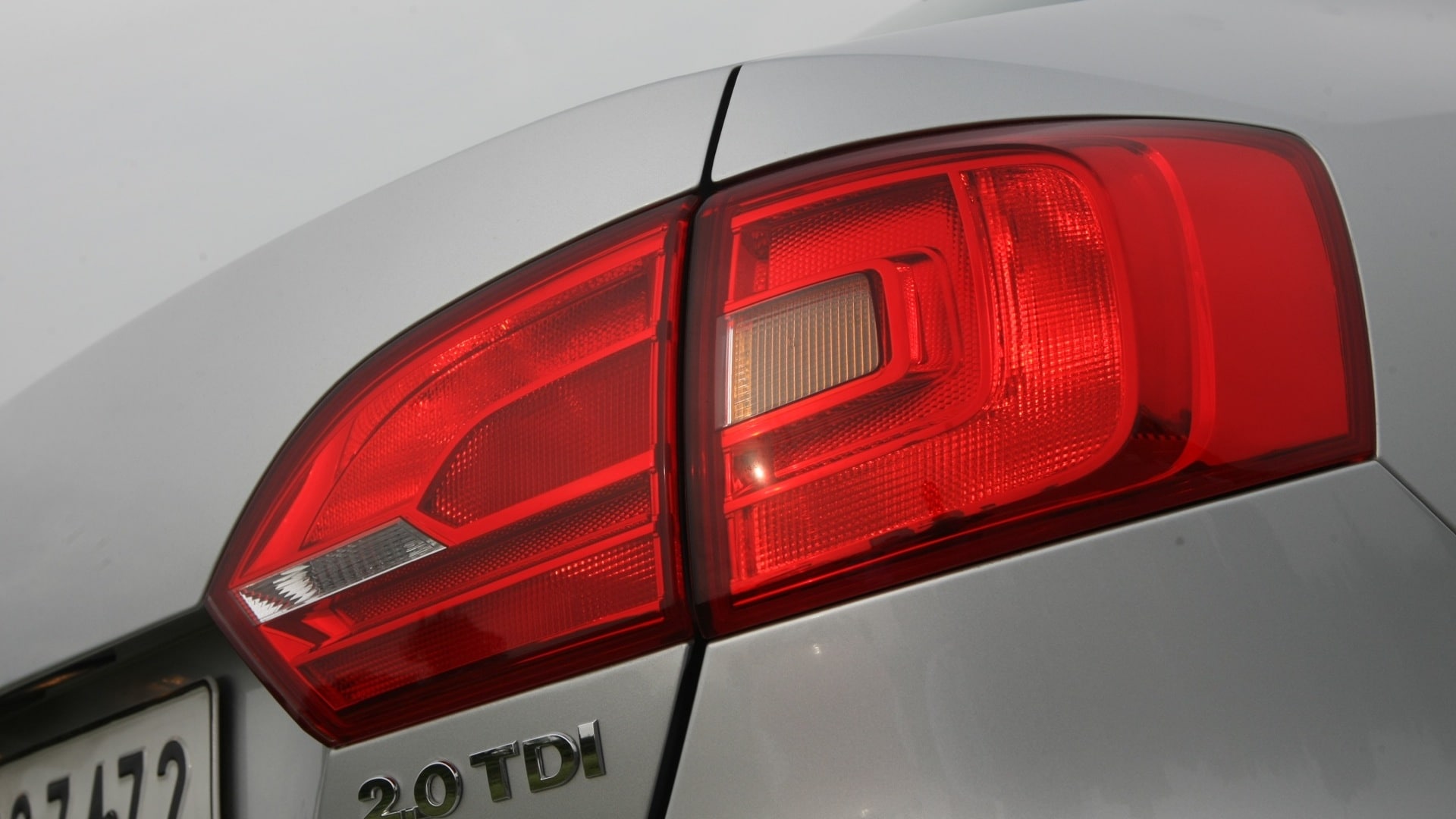 Volkswagen-Jetta-2011-2-0-Trendline-M-Exterior
