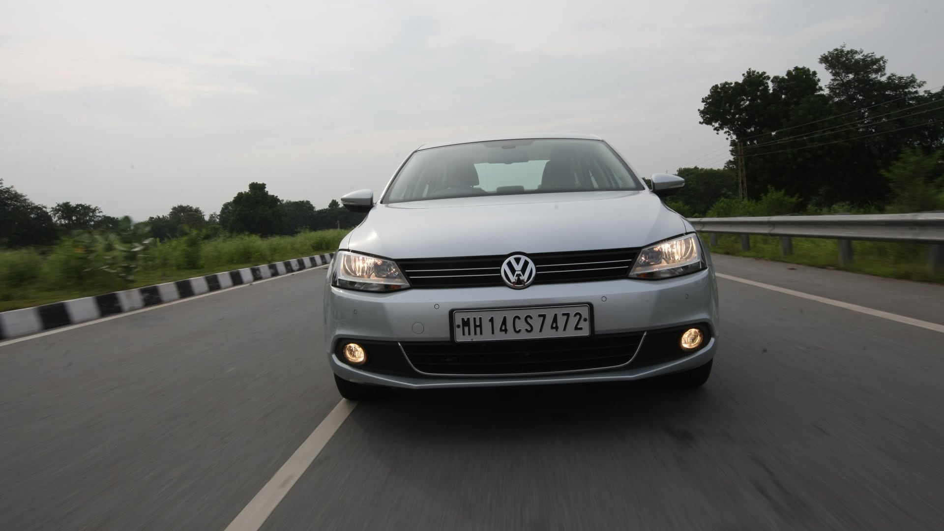 Volkswagen-Jetta-2011-2-0-Trendline-M-Exterior
