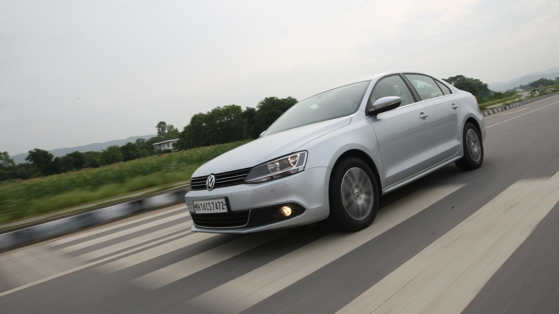 Volkswagen-Jetta-2011-2-0-Trendline-M-Exterior