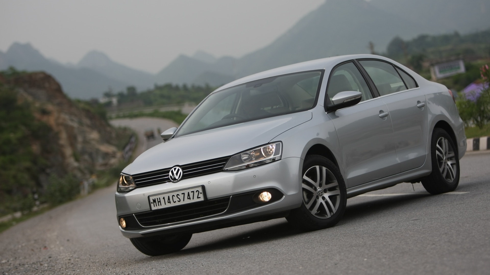 Volkswagen-Jetta-2011-2-0-Trendline-M-Exterior