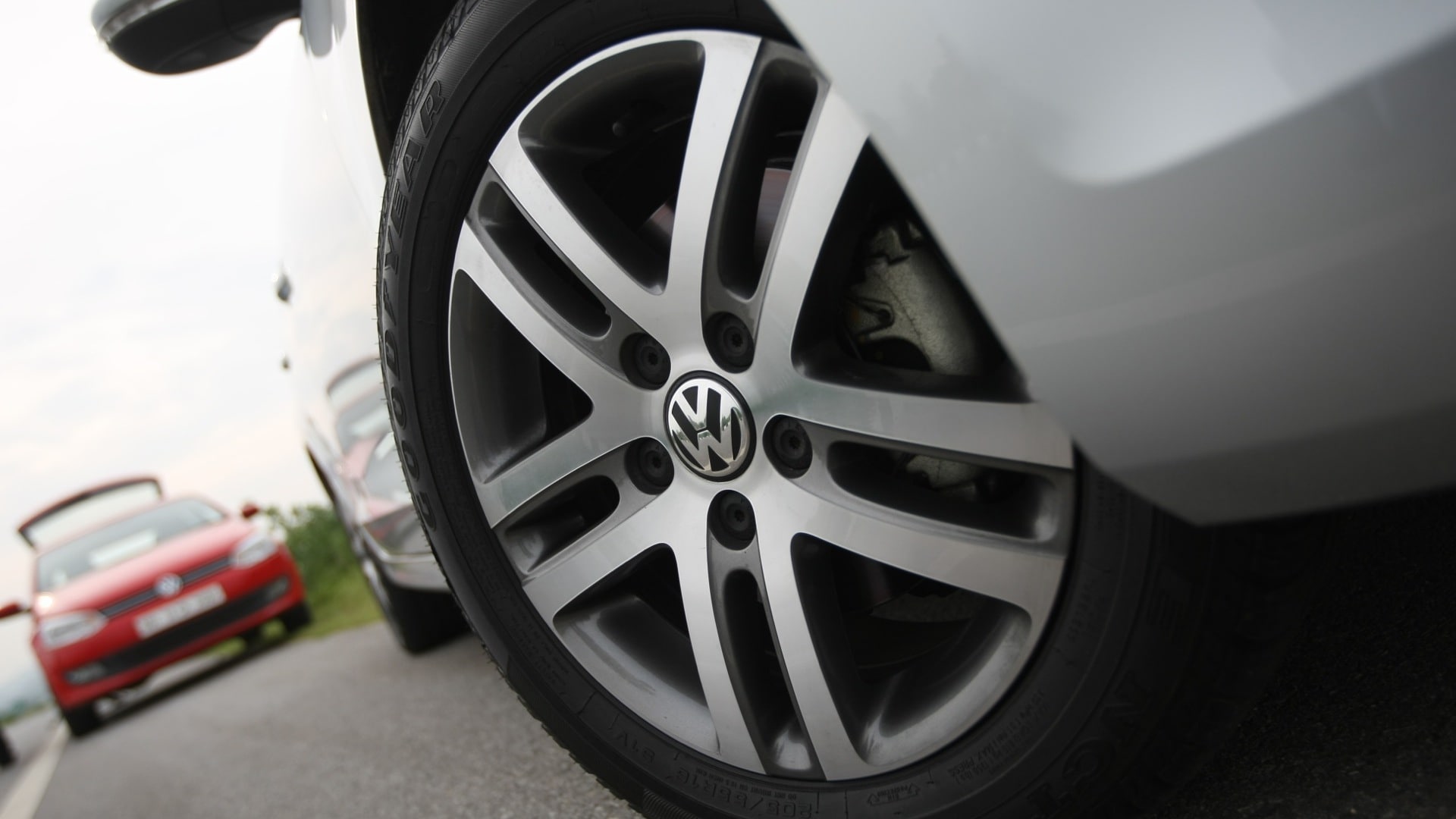 Volkswagen-Jetta-2011-2-0-Trendline-M-Exterior