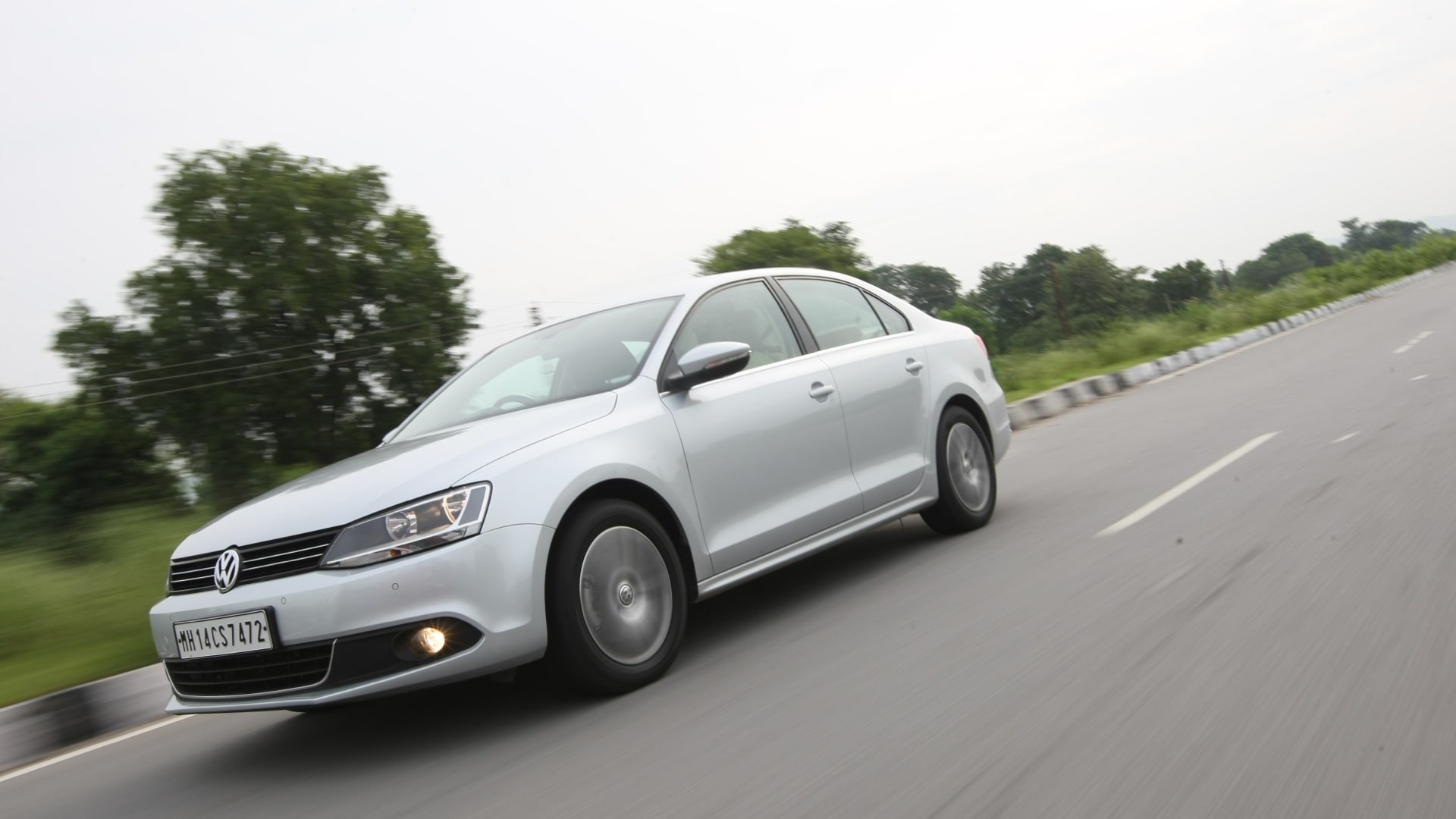 Volkswagen-Jetta-2011-2-0-Trendline-M-Exterior