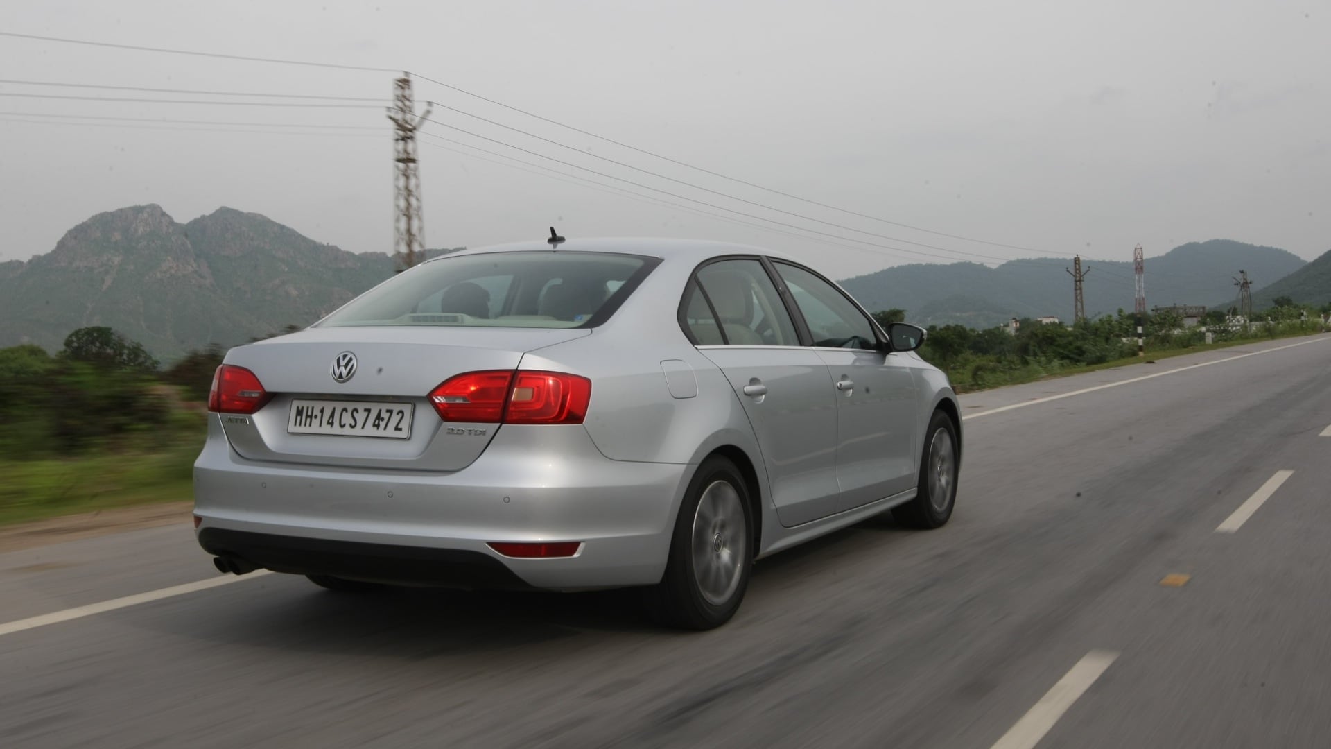 Volkswagen-Jetta-2011-2-0-Trendline-M-Exterior