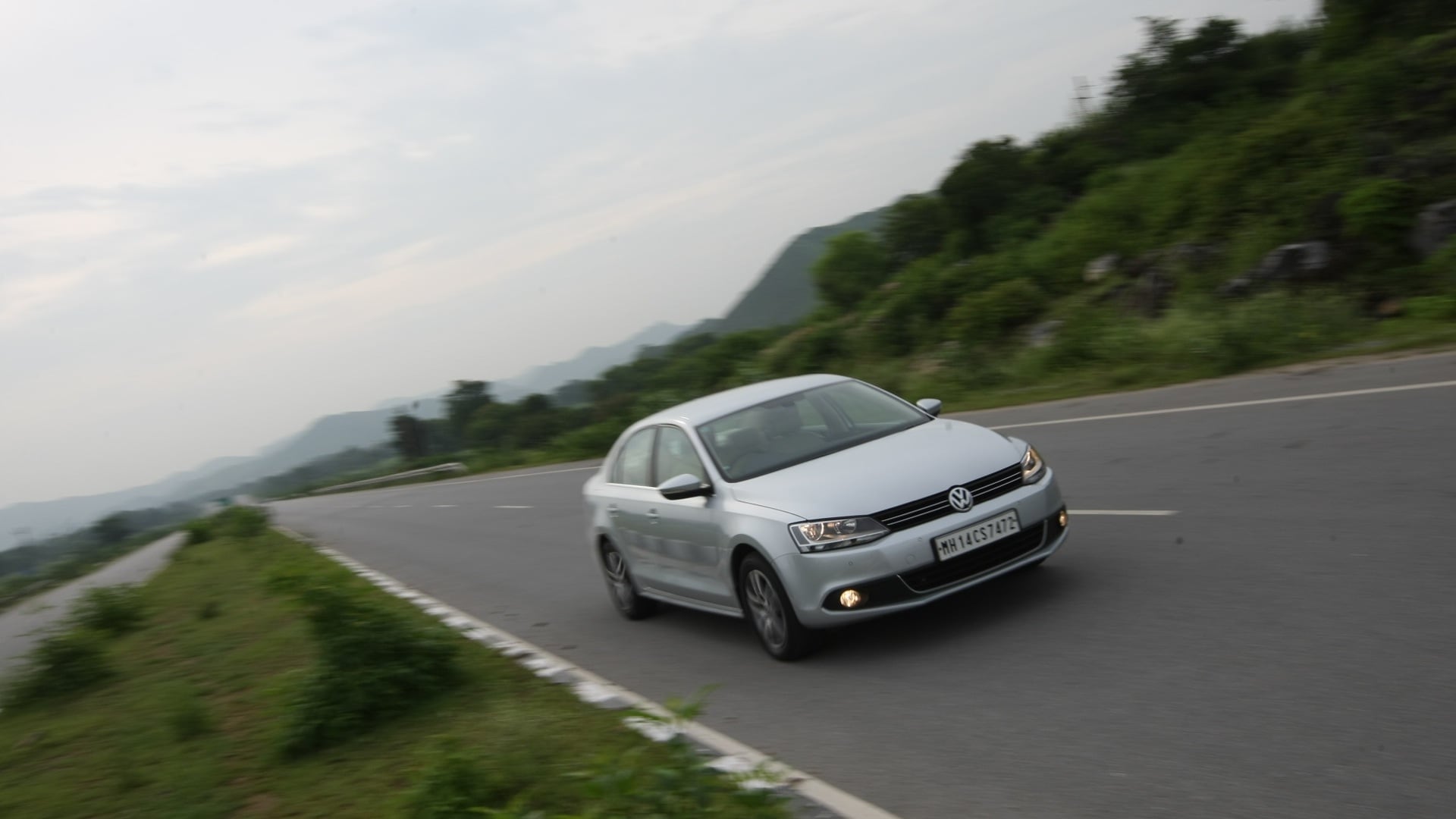 Volkswagen-Jetta-2011-2-0-Trendline-M-Exterior