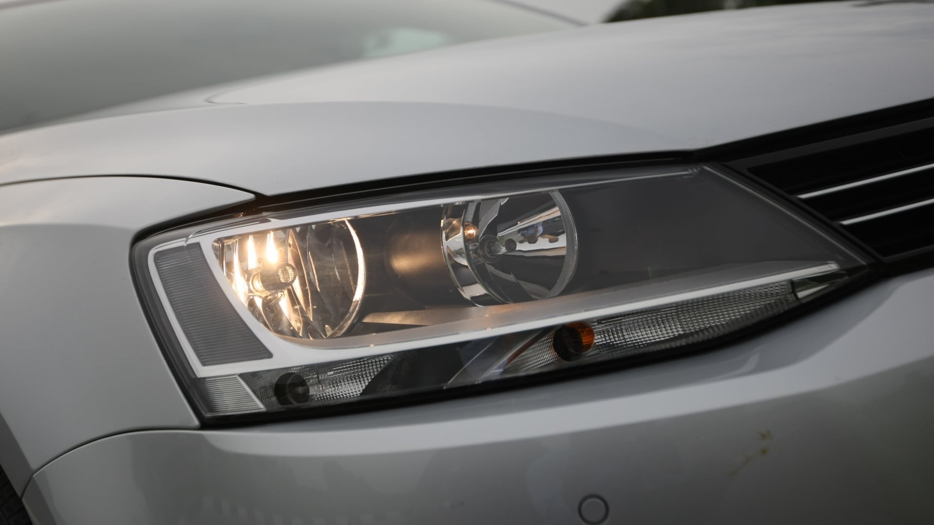 Volkswagen-Jetta-2011-2-0-Trendline-M-Exterior