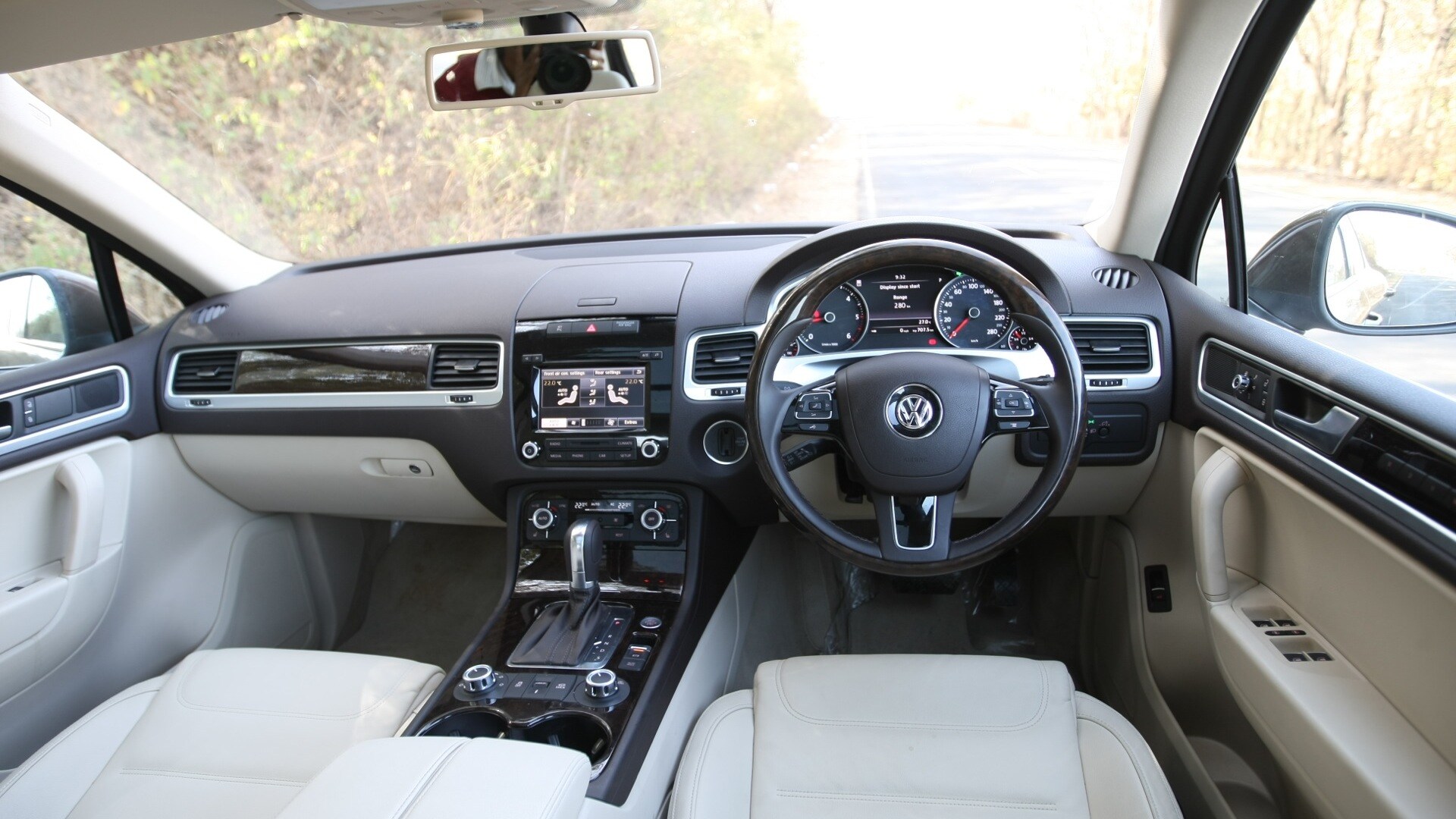 Volkswagen-Touareg-2012-V6-TDi-Compare