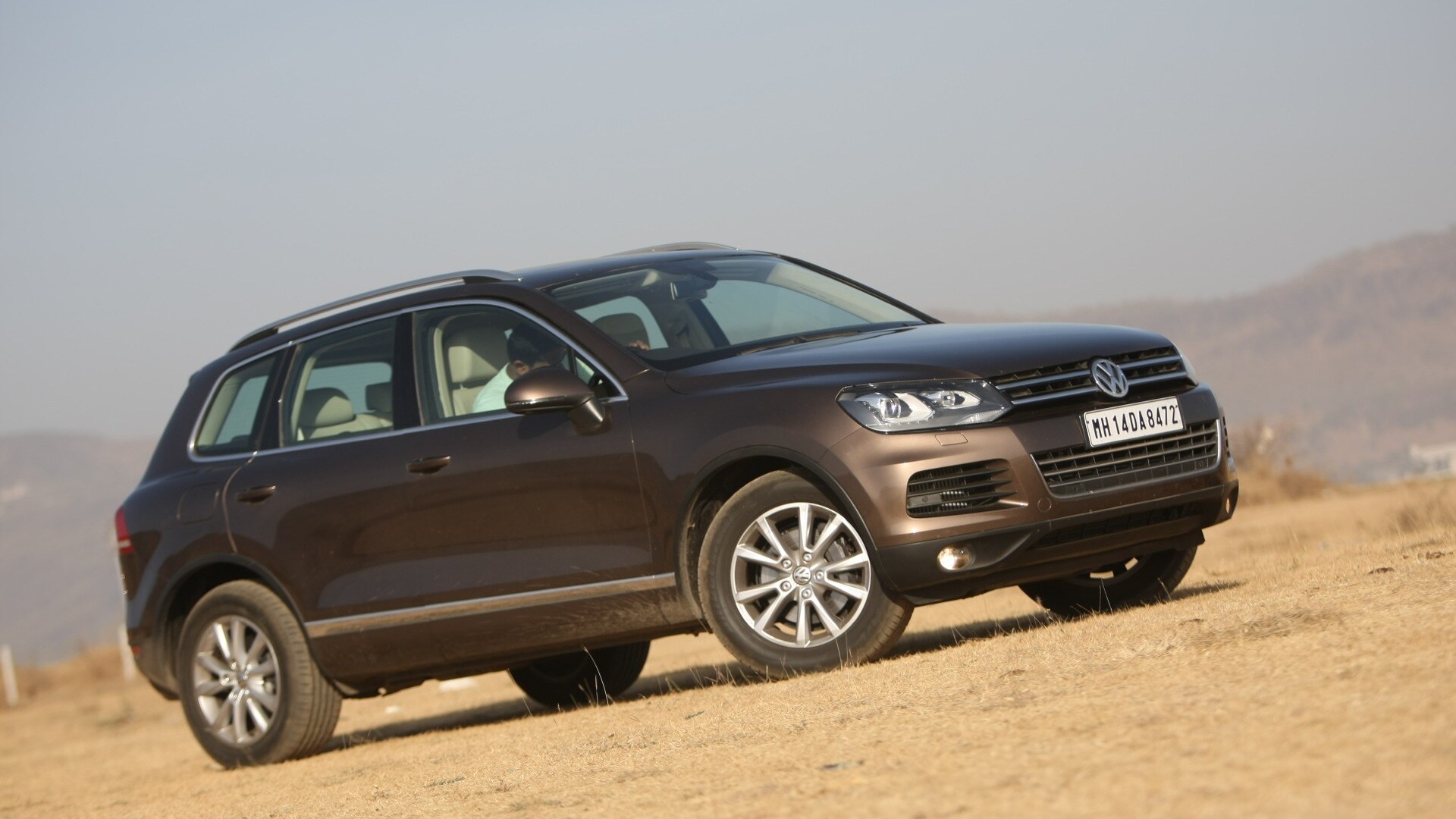 Volkswagen-Touareg-2012-V6-TDi-Compare