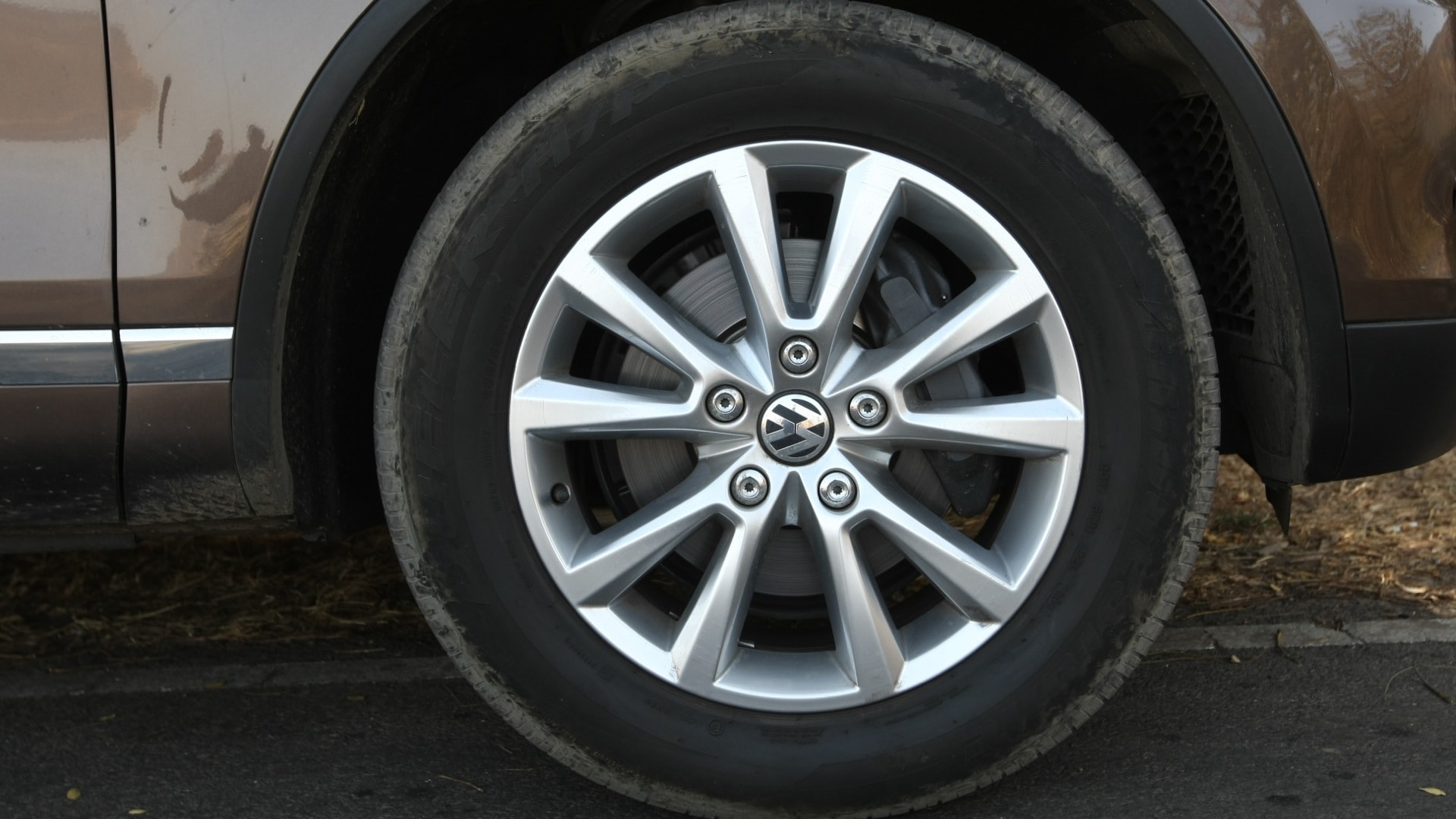 Volkswagen-Touareg-2012-V6-TDi-Exterior