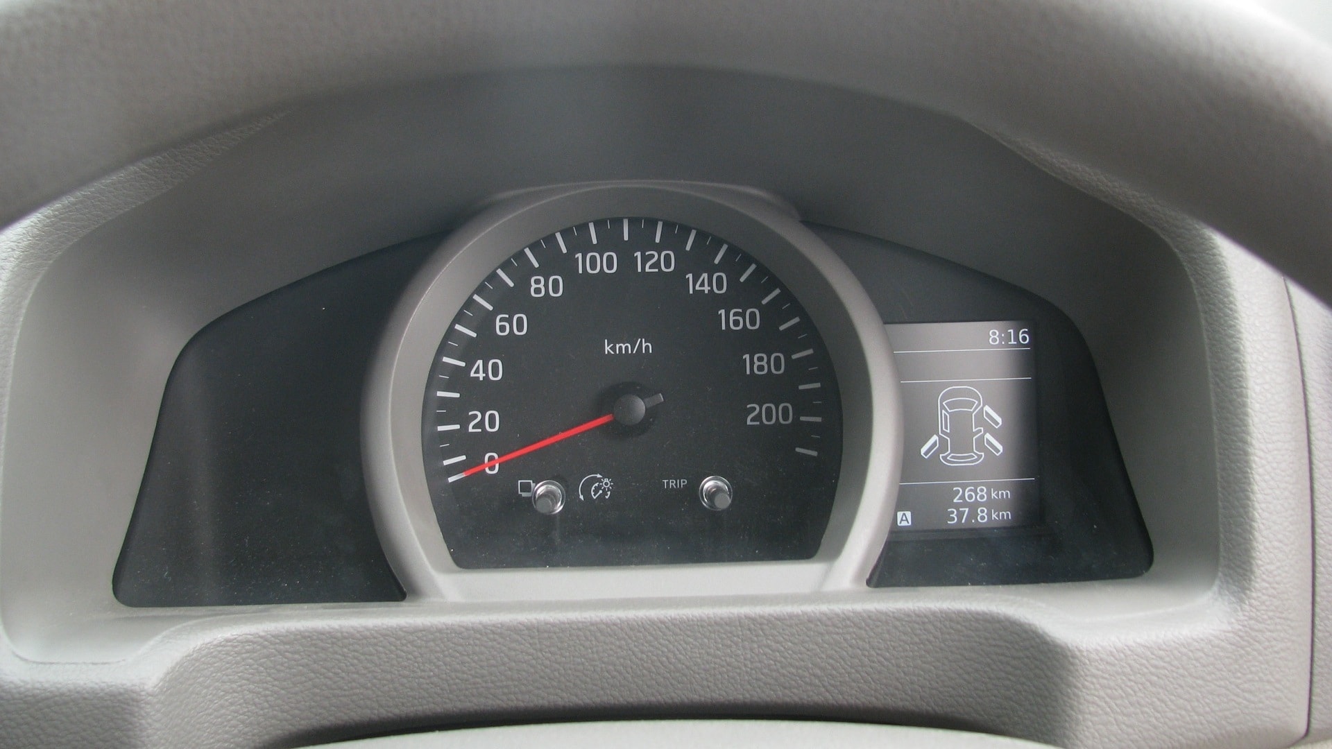 Nissan-Evalia-2014 Interior