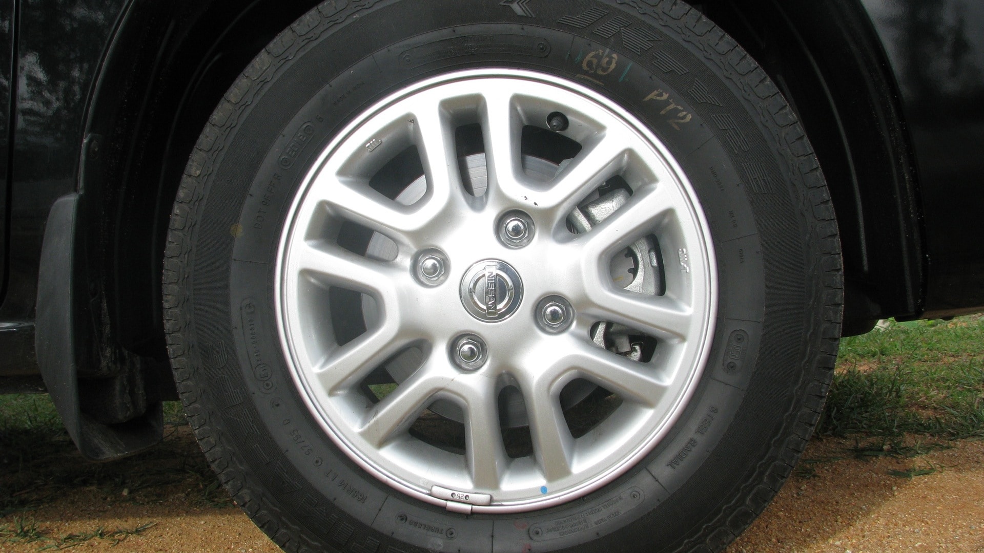 Nissan-Evalia-2014 Interior