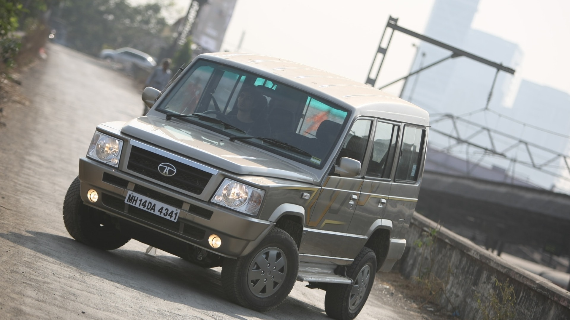 Tata-Sumo-Gold-2012-GX-Exterior