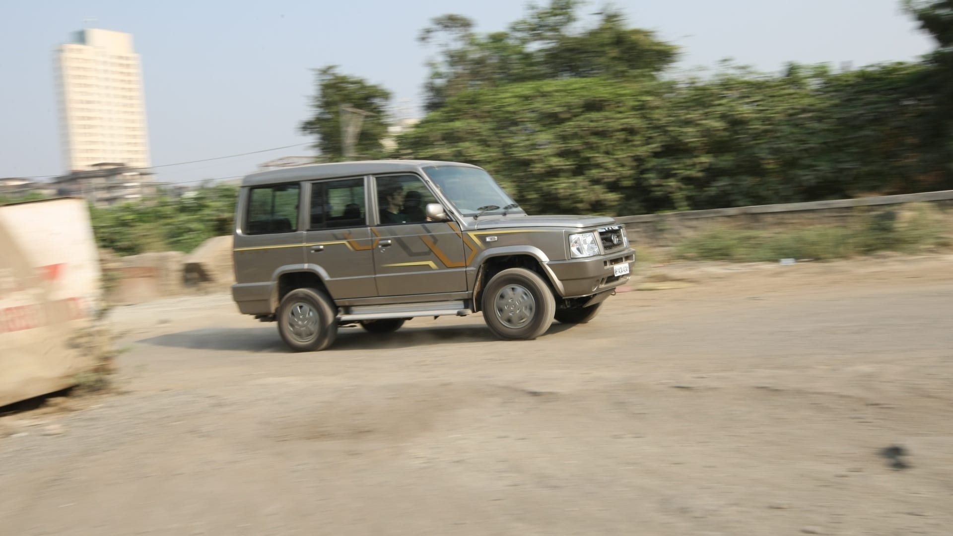 Tata-Sumo-Gold-2012-GX-Exterior