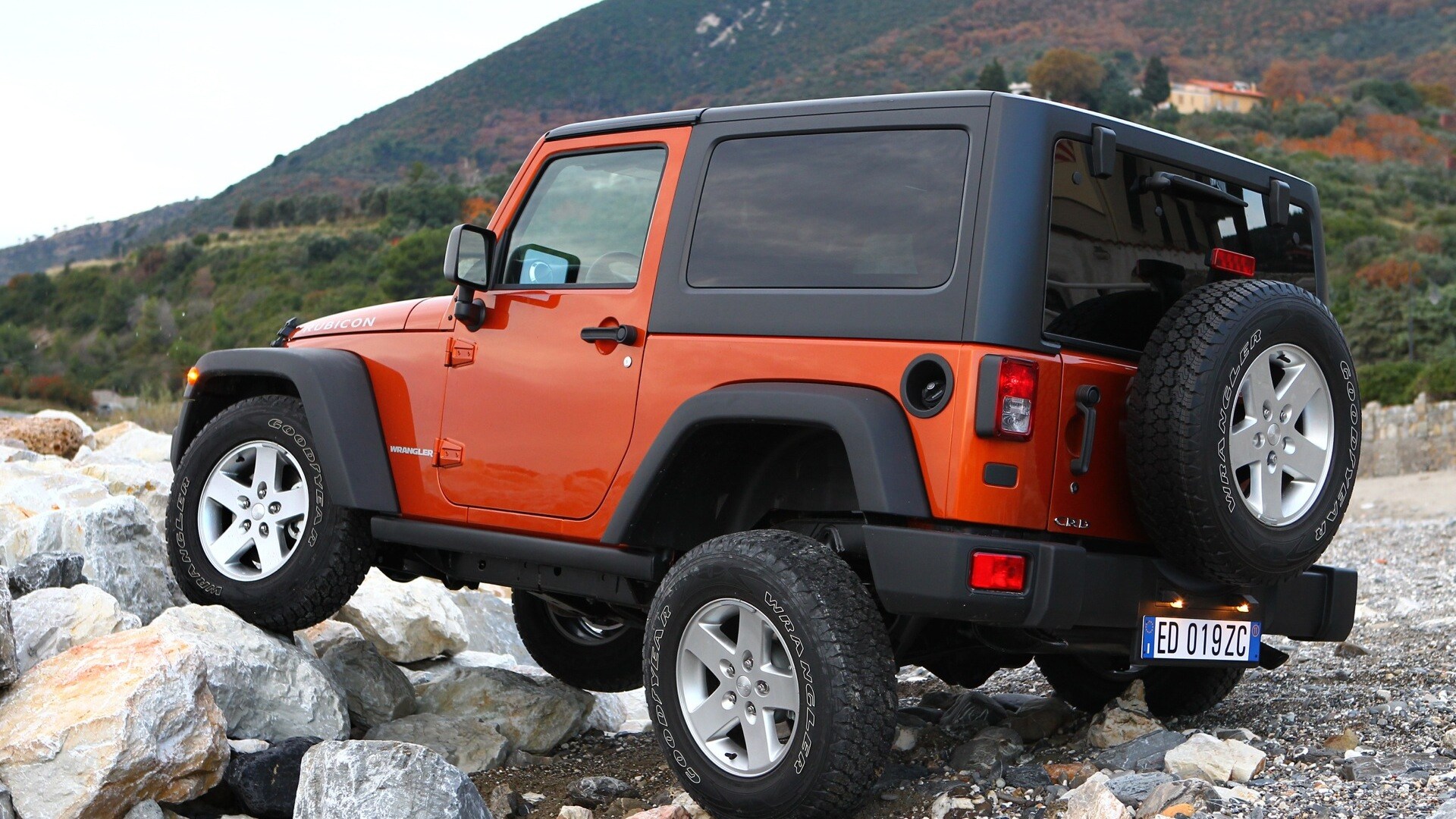 Jeep-Wrangler-2013-STD-Exterior
