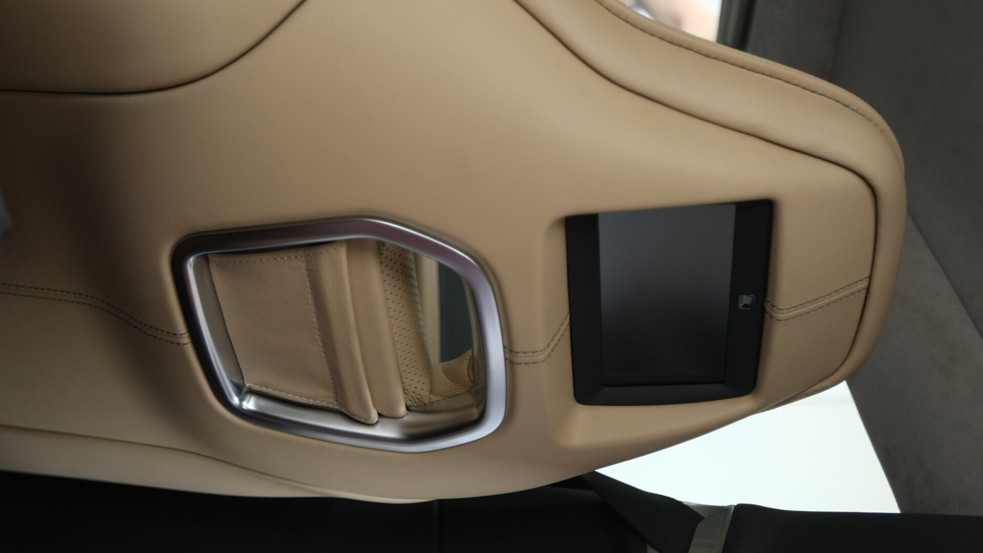 Aston-Martin-Rapide-2013-STD-Interior