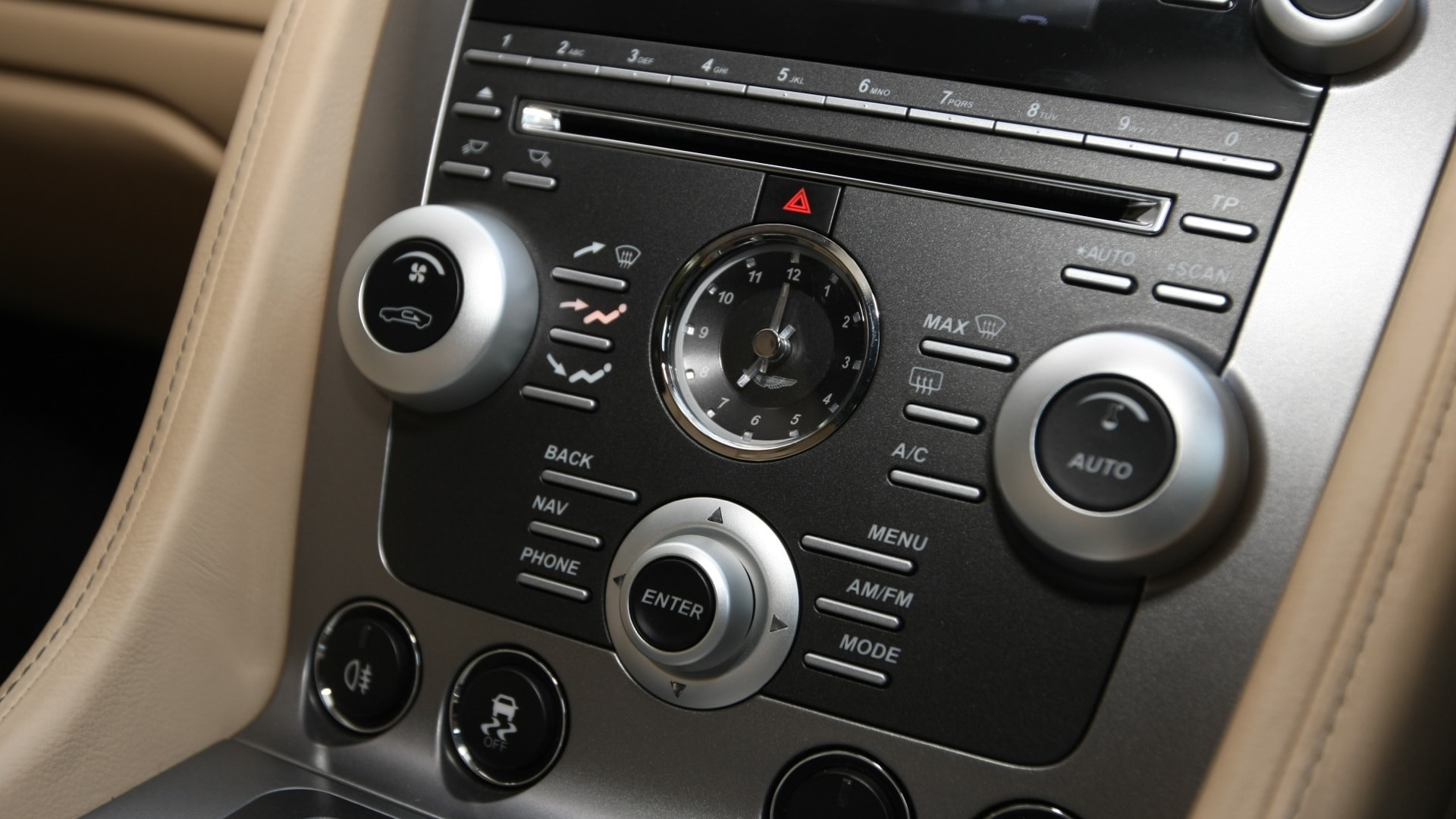 Aston-Martin-Rapide-2013-STD-Interior