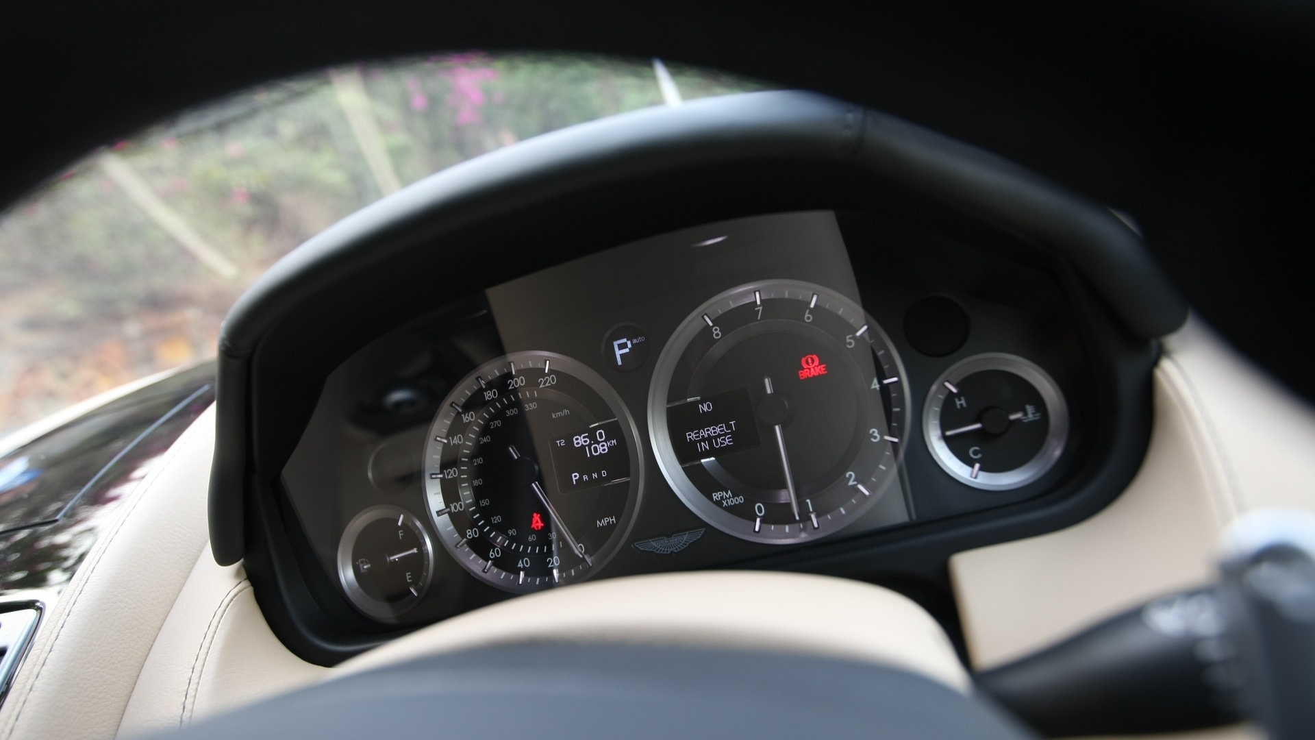Aston-Martin-Rapide-2013-STD-Interior