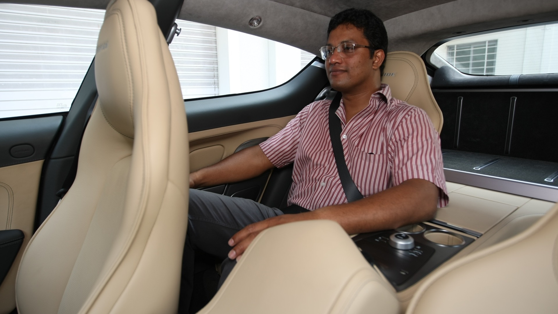 Aston-Martin-Rapide-2013-STD-Interior