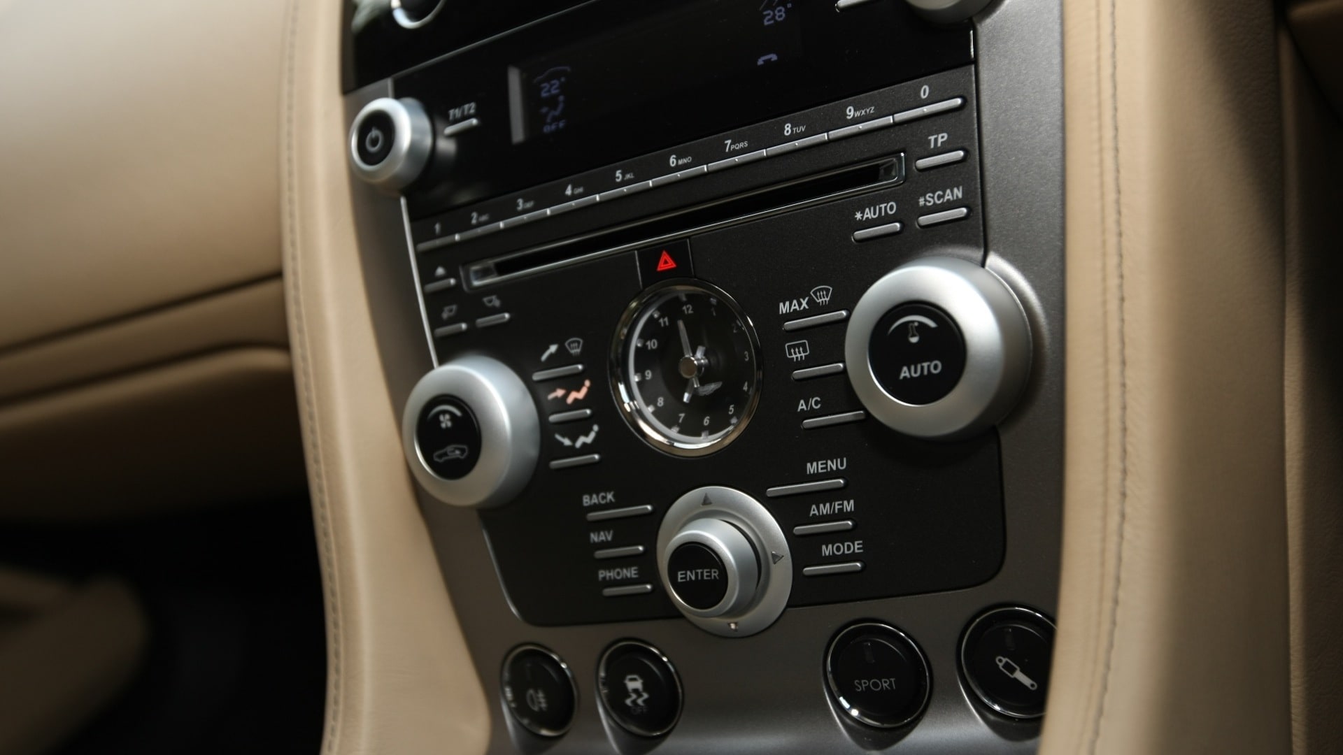 Aston-Martin-Rapide-2013-STD-Interior