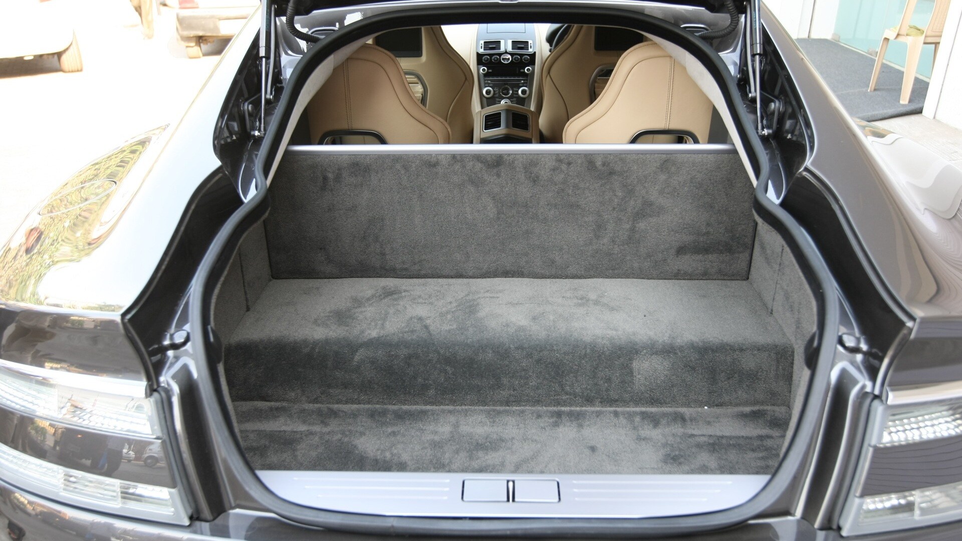 Aston-Martin-Rapide-2013-STD-Interior