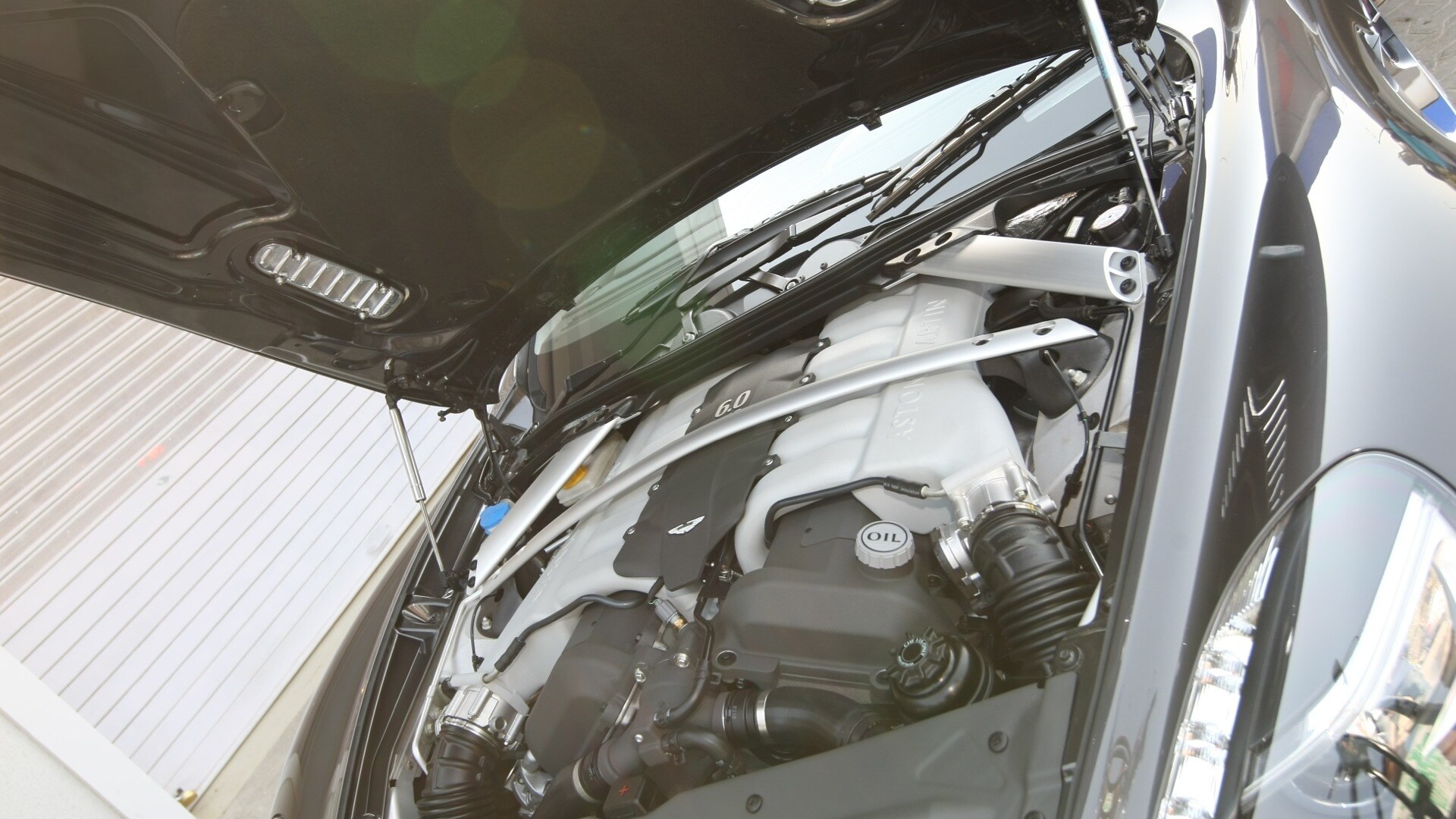 Aston-Martin-Rapide-2013-STD-Interior