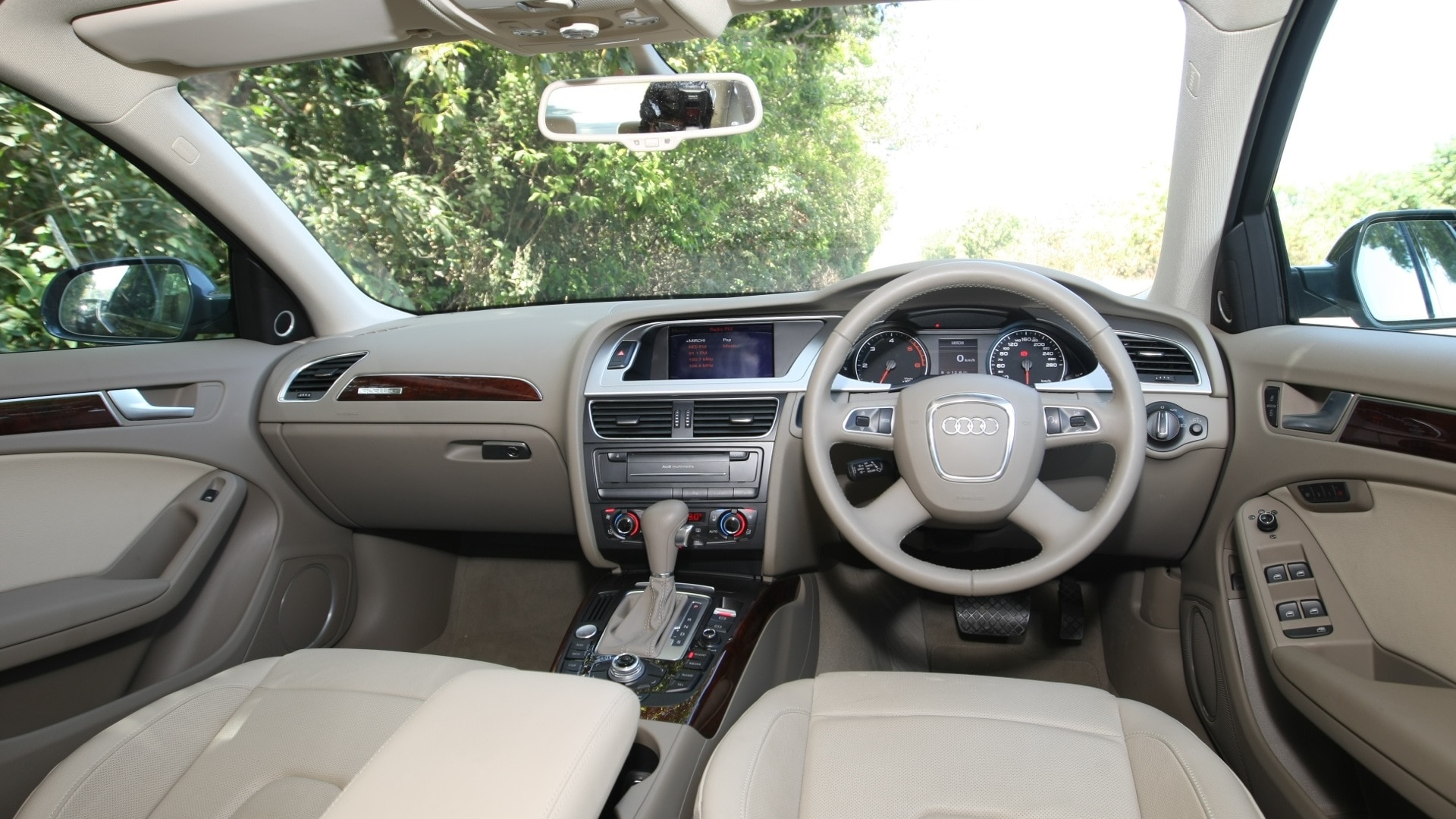 Audi-A4-2012-1-8-TFSI-Compare