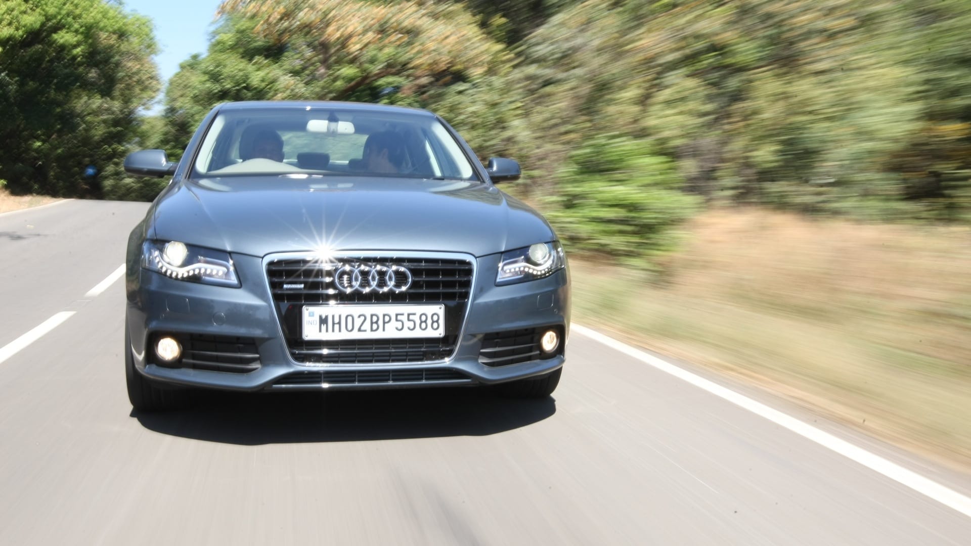 Audi-A4-2012-1-8-TFSI-Compare