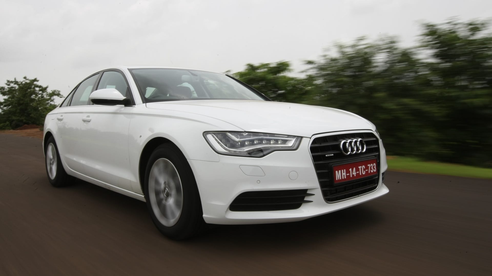 Audi-A6-2013-3-0-TDI-Quattro-Compare