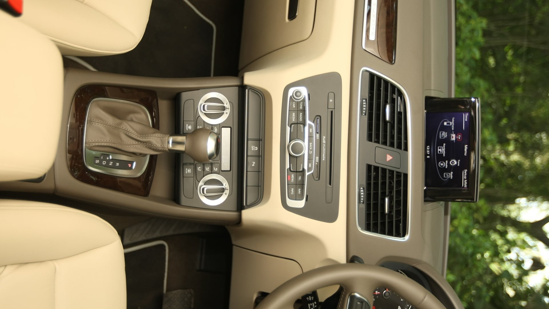 Audi-Q3-2012-2-0-TFSI-Quattro-Interior