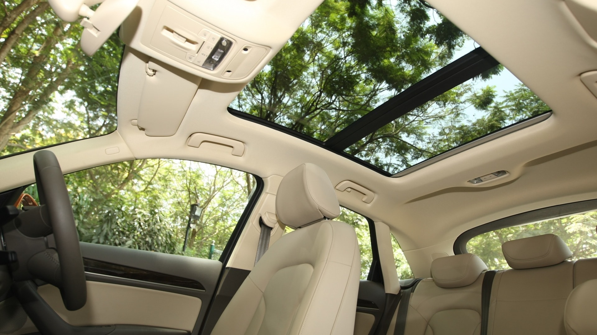 Audi-Q3-2012-2-0-TFSI-Quattro-Interior