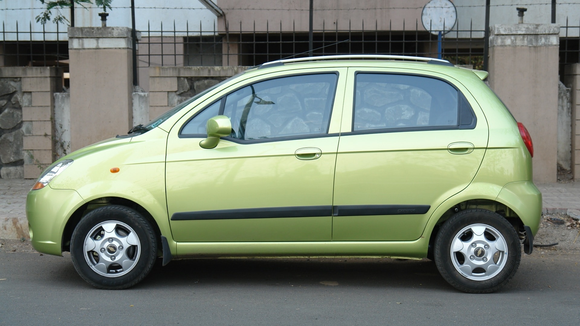 Chevrolet-Spark-2013-Base-Exterior