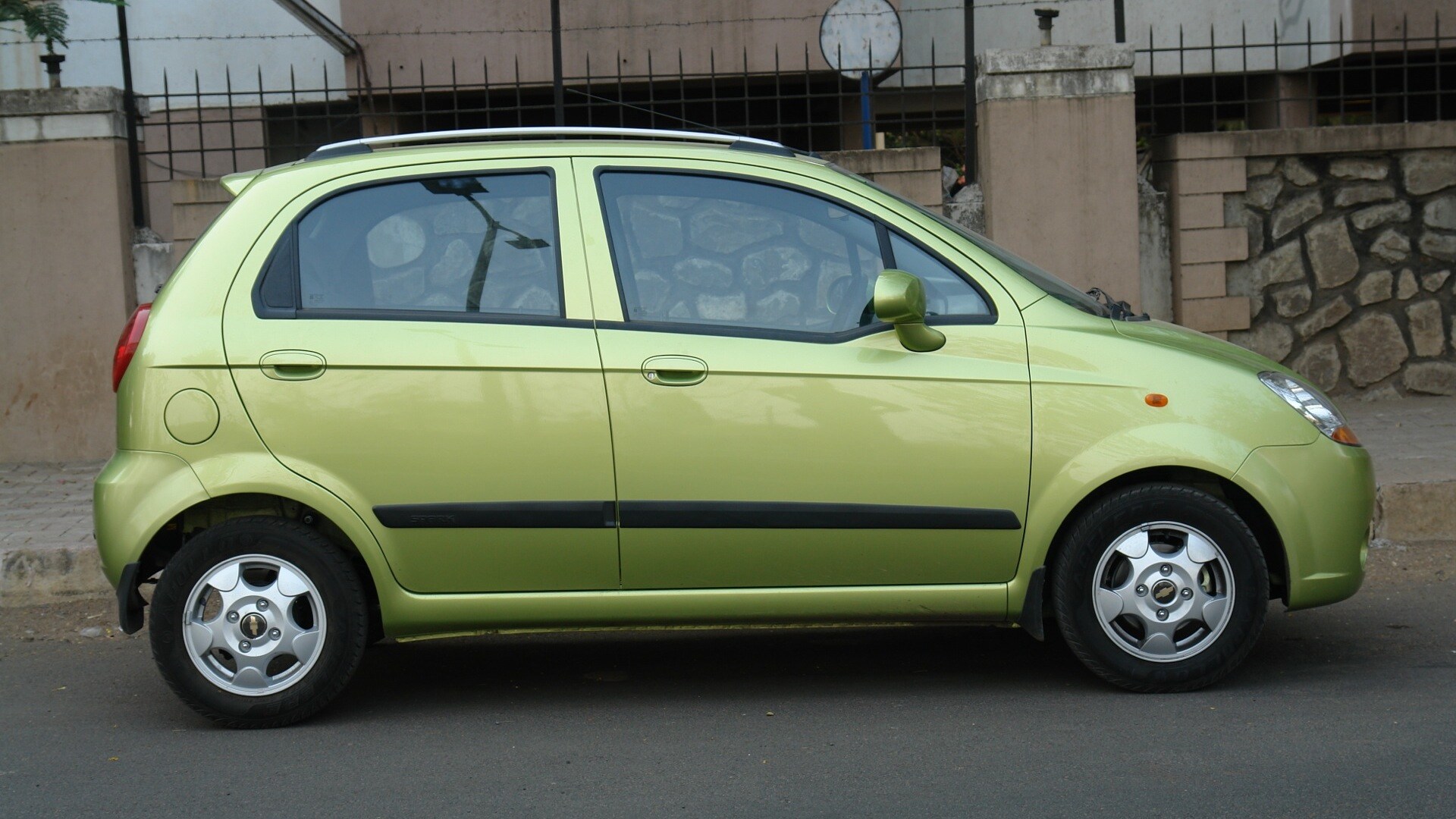 Chevrolet-Spark-2013-Base-Exterior