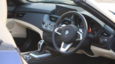 BMW-Z4-2013-sDrive-3-5i-Interior